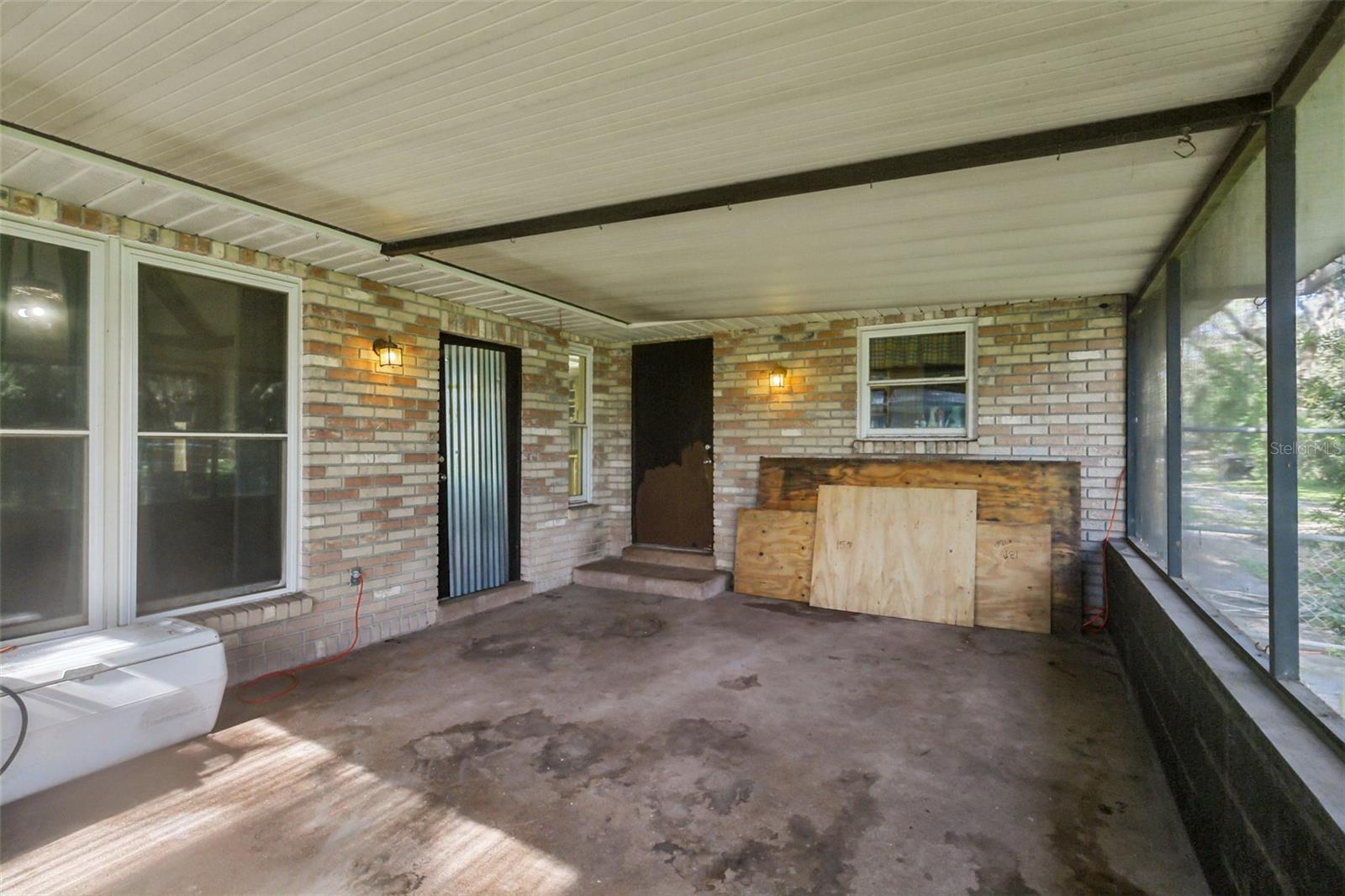 Side screened porch