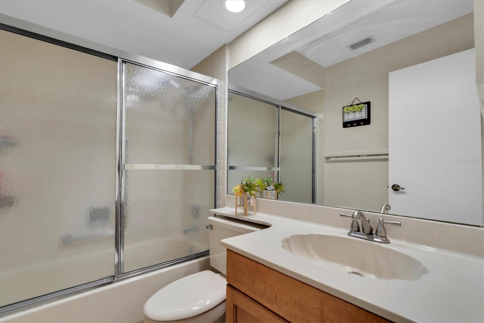 Bath 2 with tub shower combo