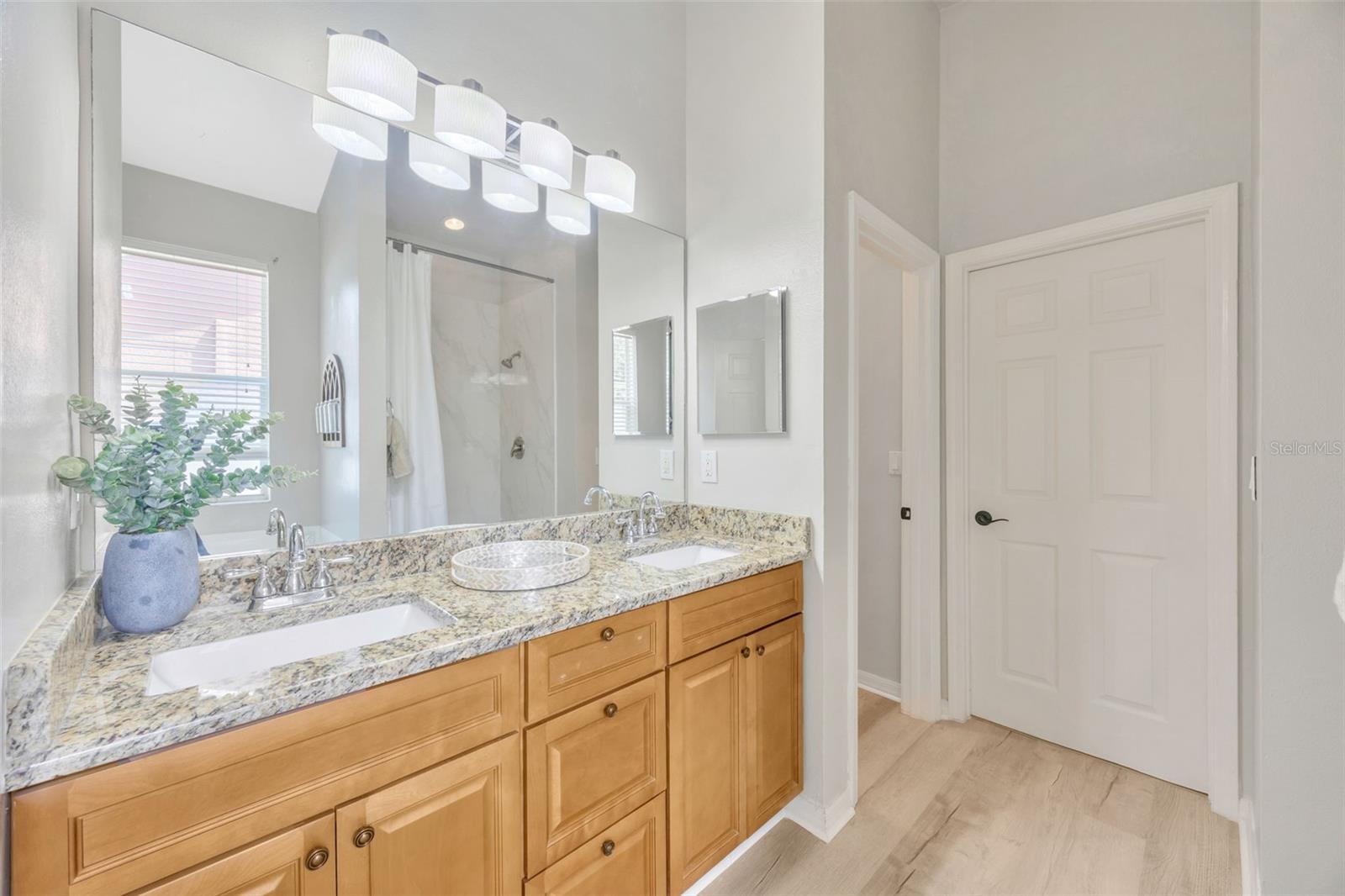 Generous En Suite