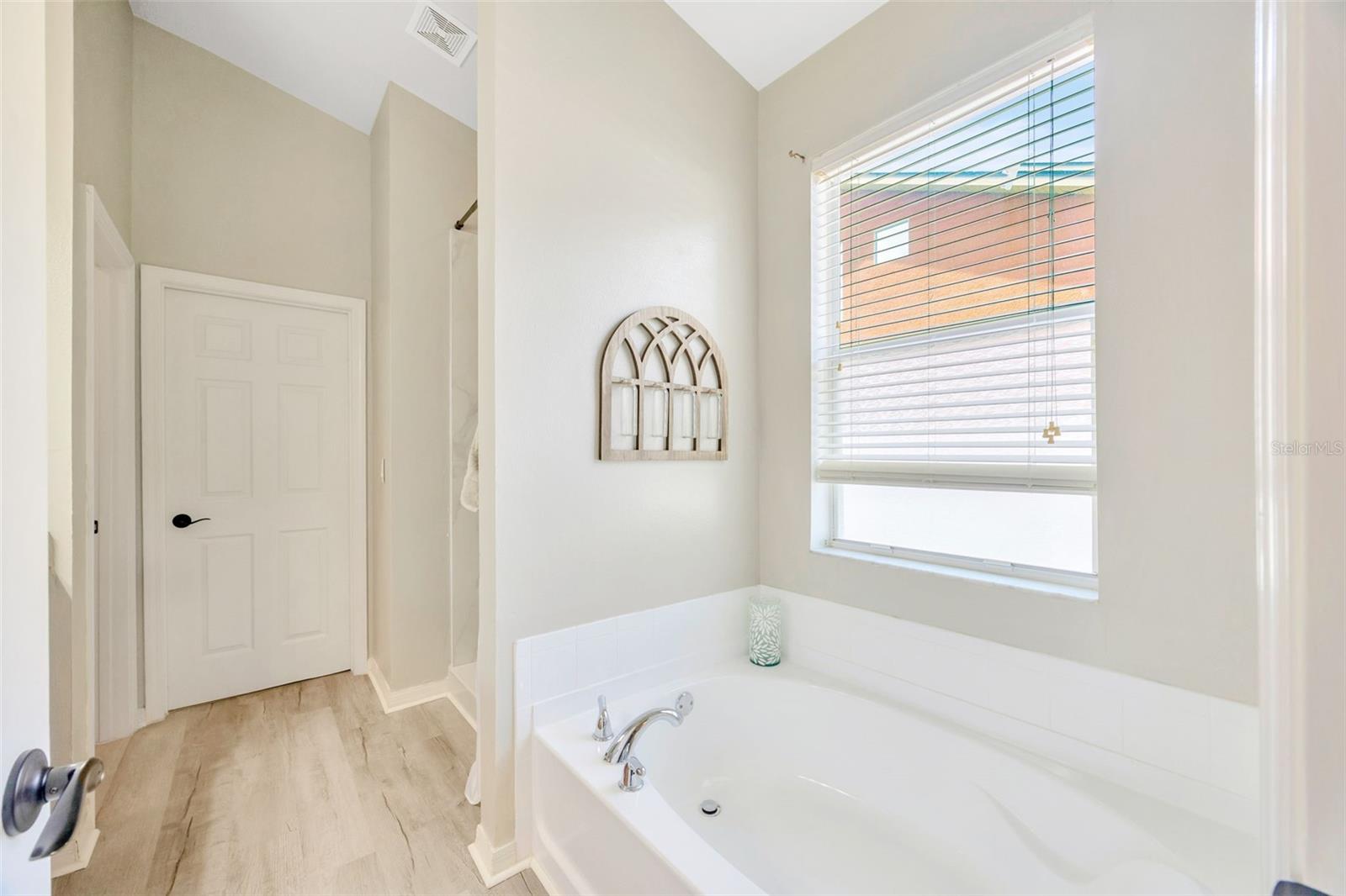 Generous En Suite