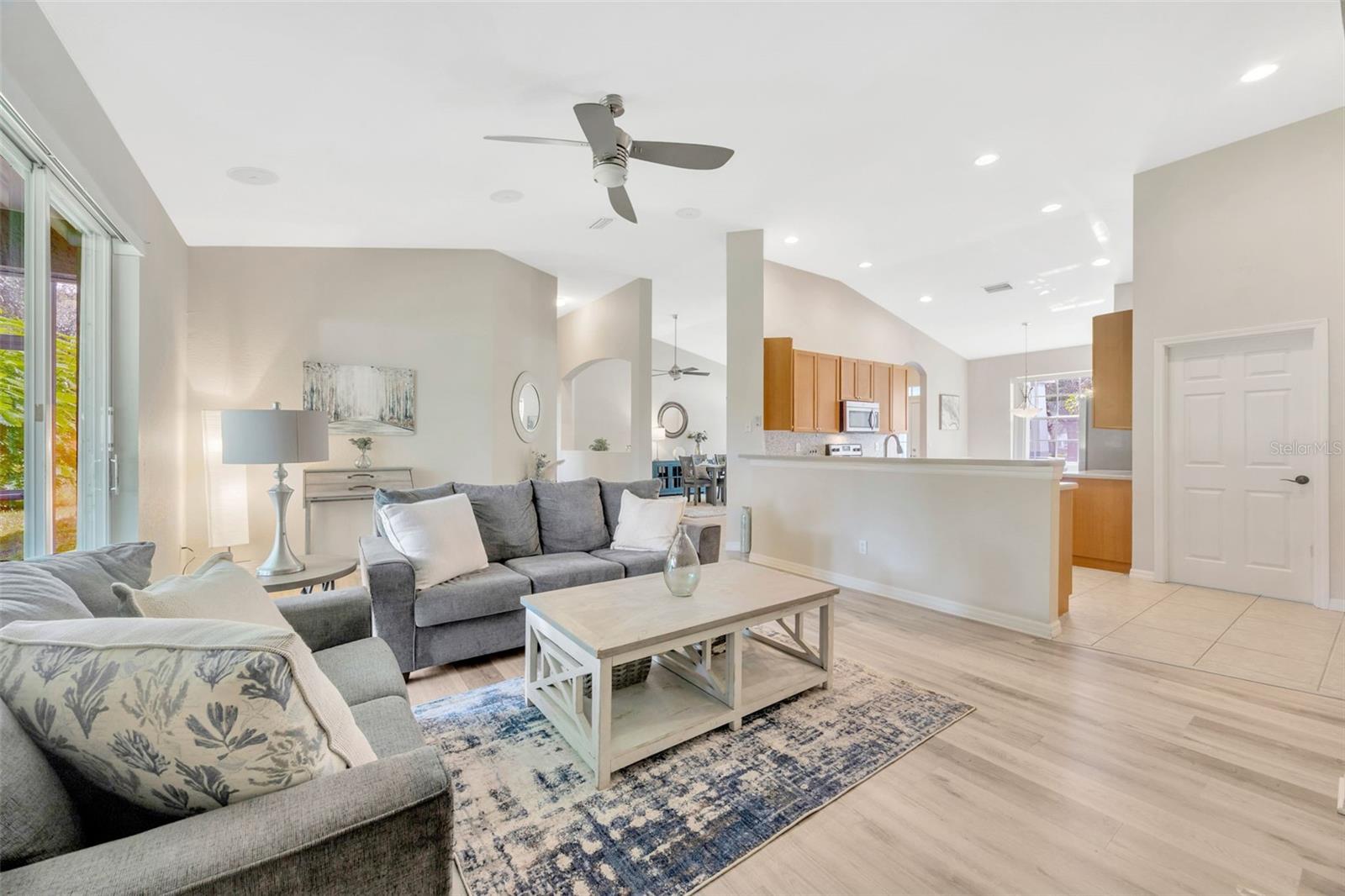 Oversized Living / Great Room