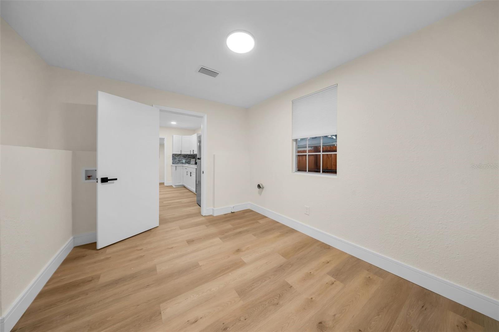 Oversized laundry room