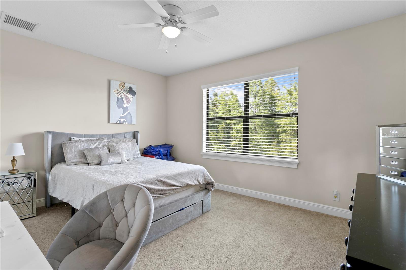 Bed 6 with ensuite bathroom