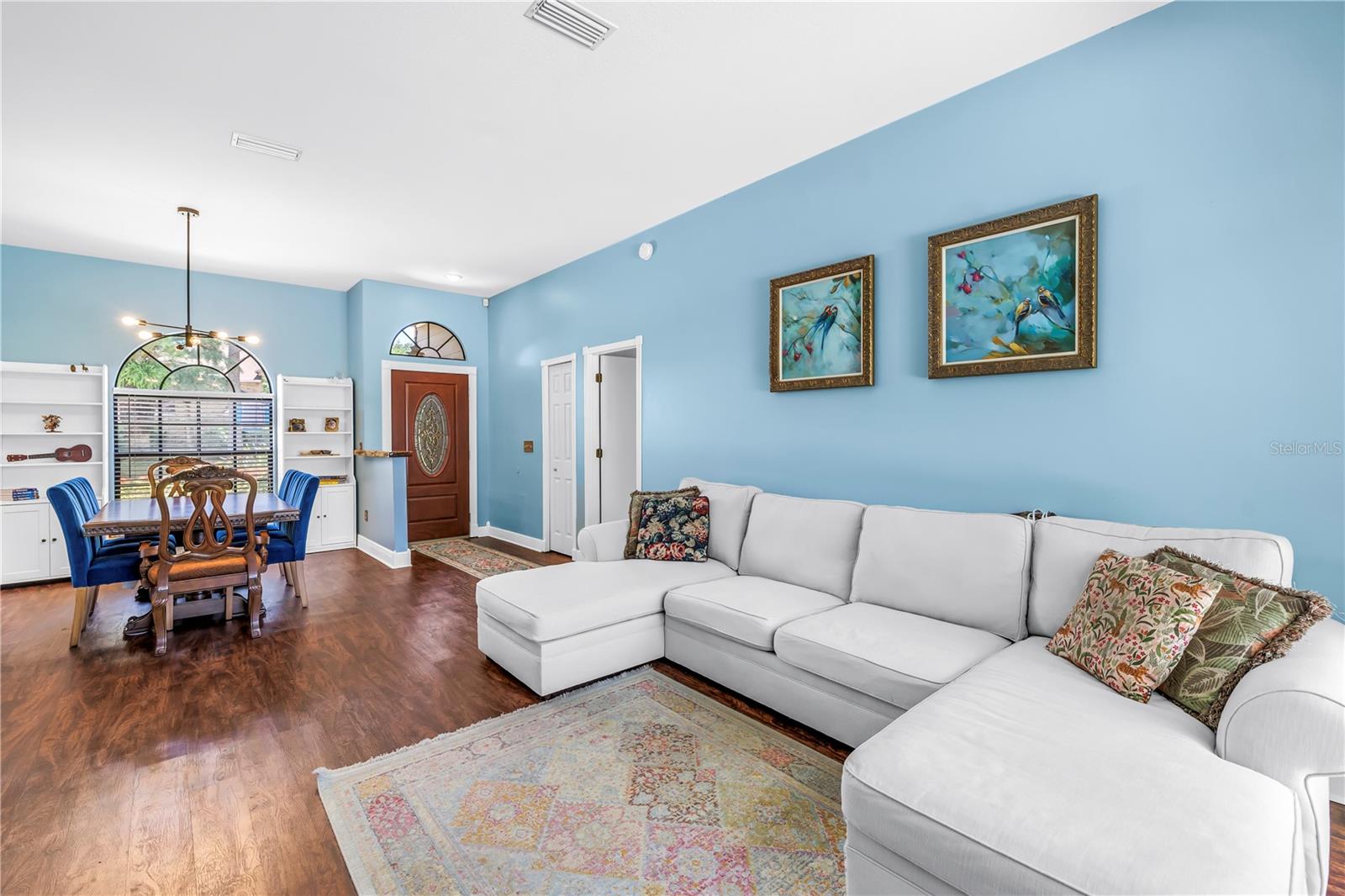 Dining room/living room combo