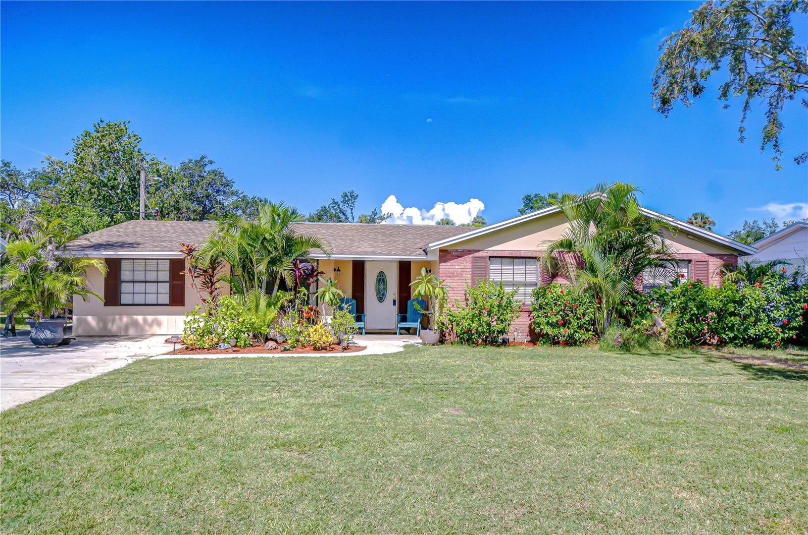 Scenic Riverfront Location with Gulf Access!