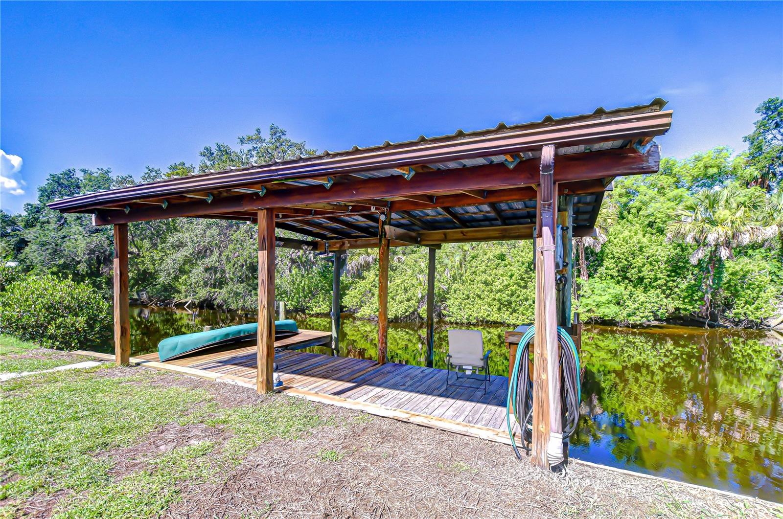 Private Boat Dock with Lift & Fish Cleaning Station!