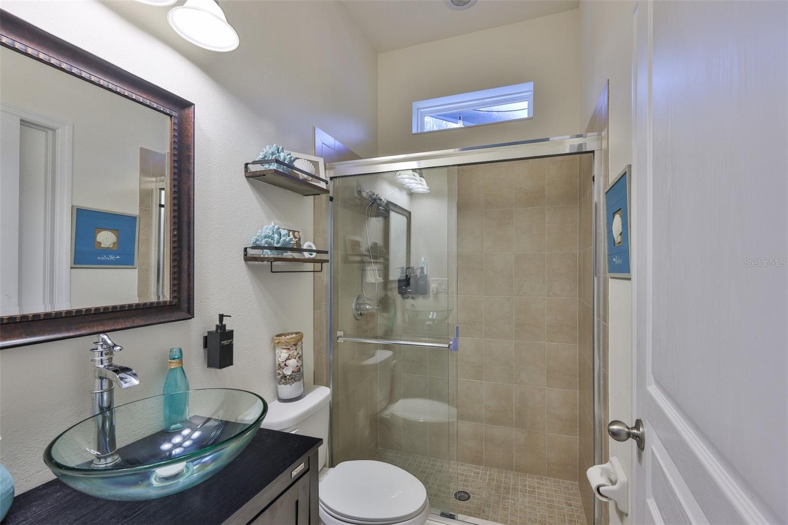 Guest Bathroom 1st floor