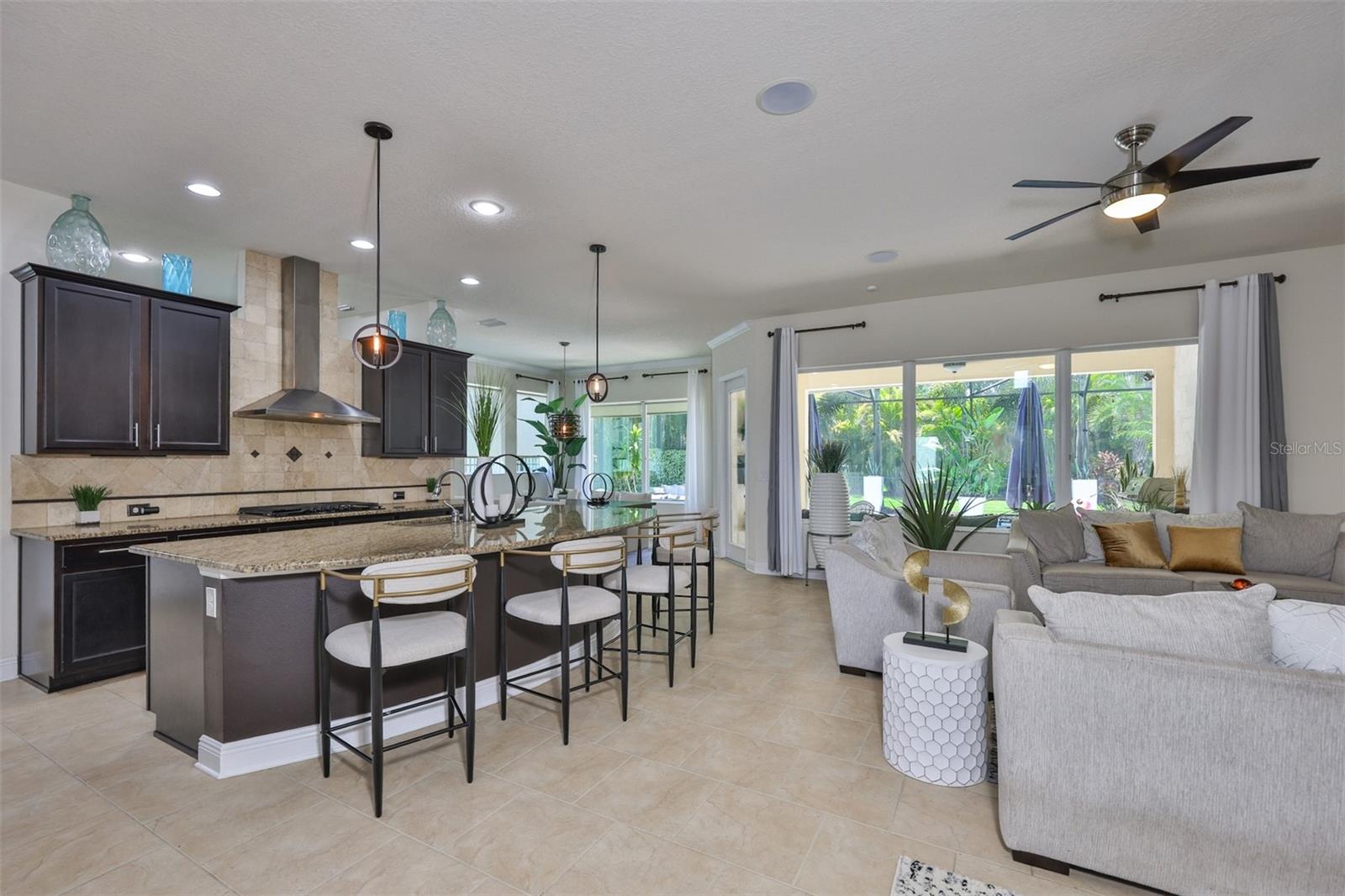 Living room/kitchen