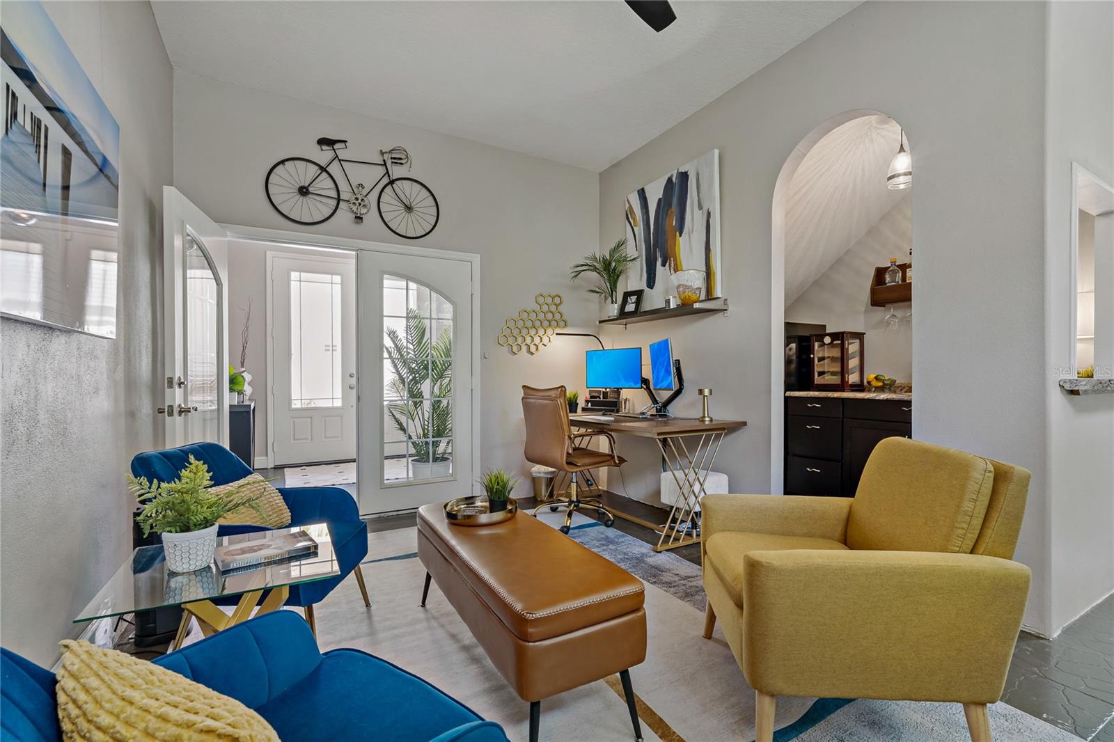 SITTING ROOM/OFFICE SPACE ~ AND WET BAR IN THE OPENING!