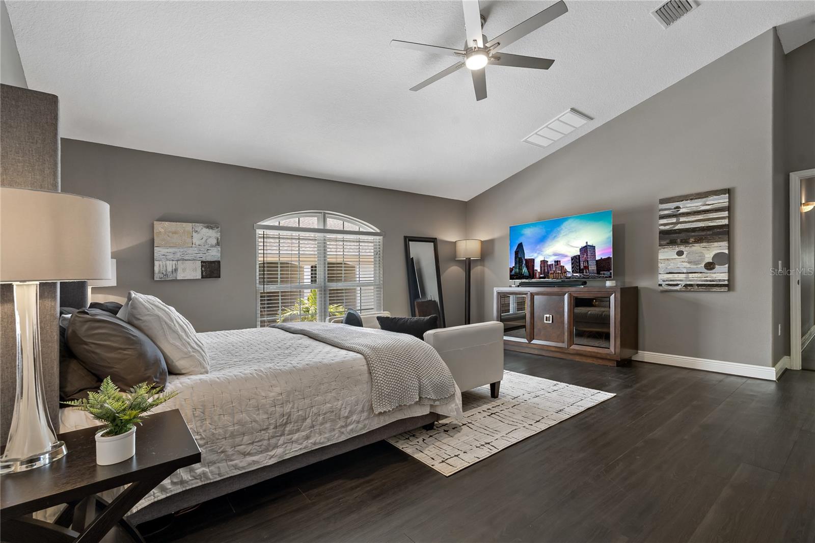 PRIMARY SUITE WITH VAULTED CEILINGS