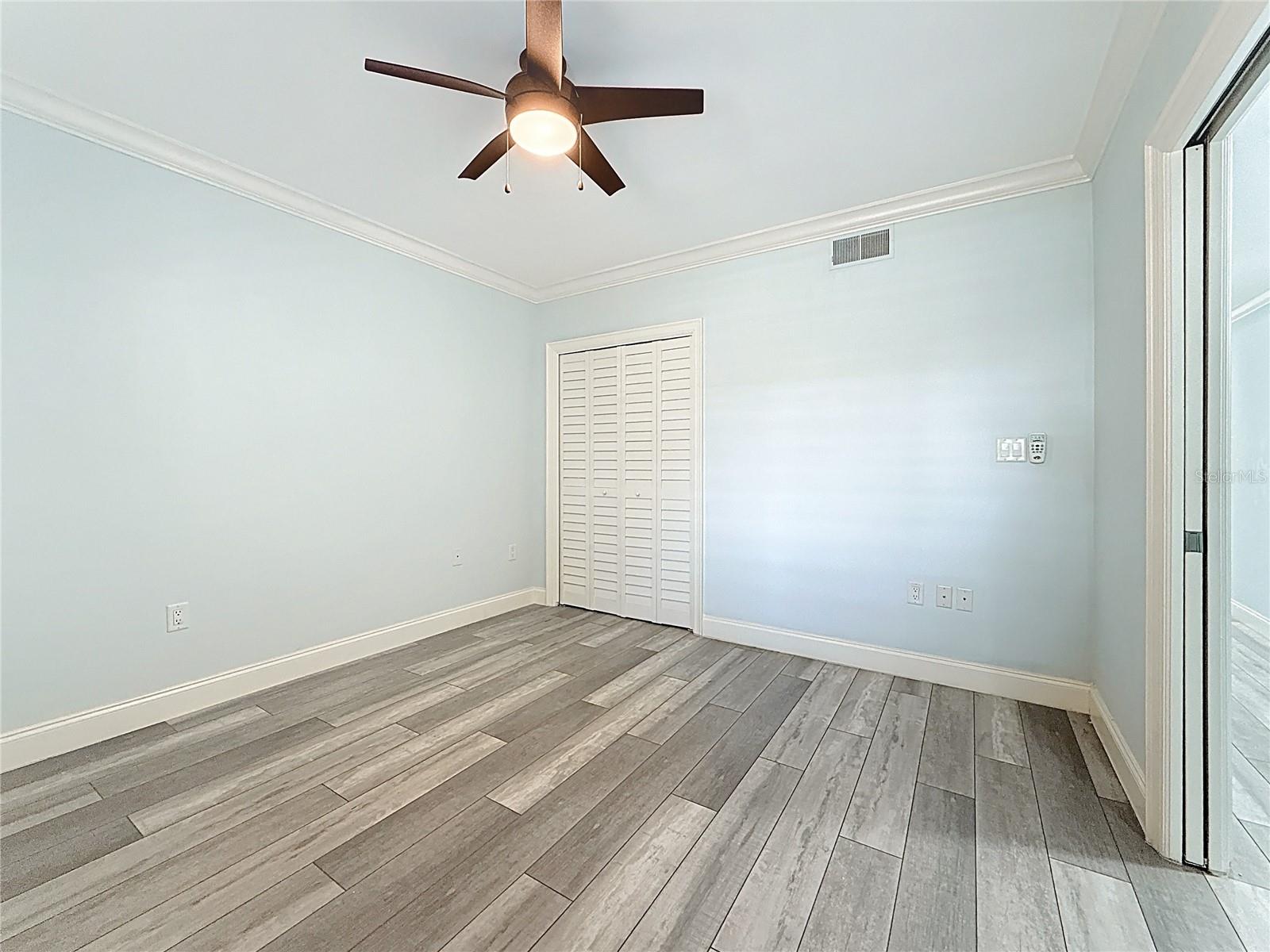 1st floor guest room Offfice