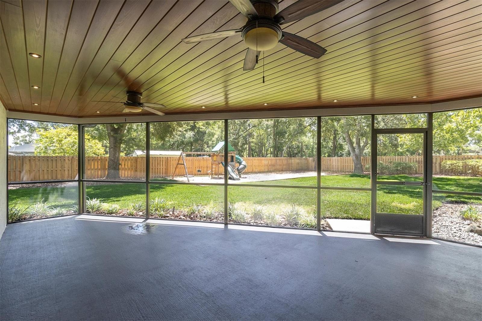 New aluminum and screened lanai-pool sized lot
