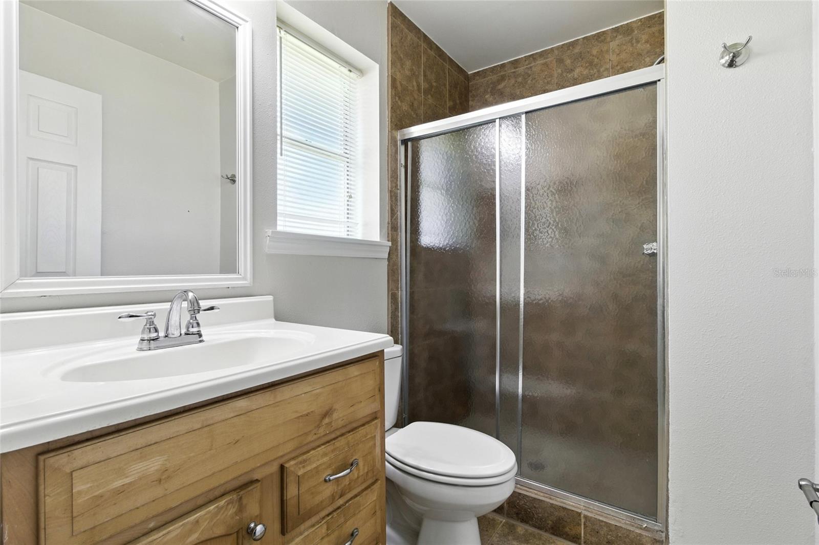 Primary Bath w/Walk-in Shower