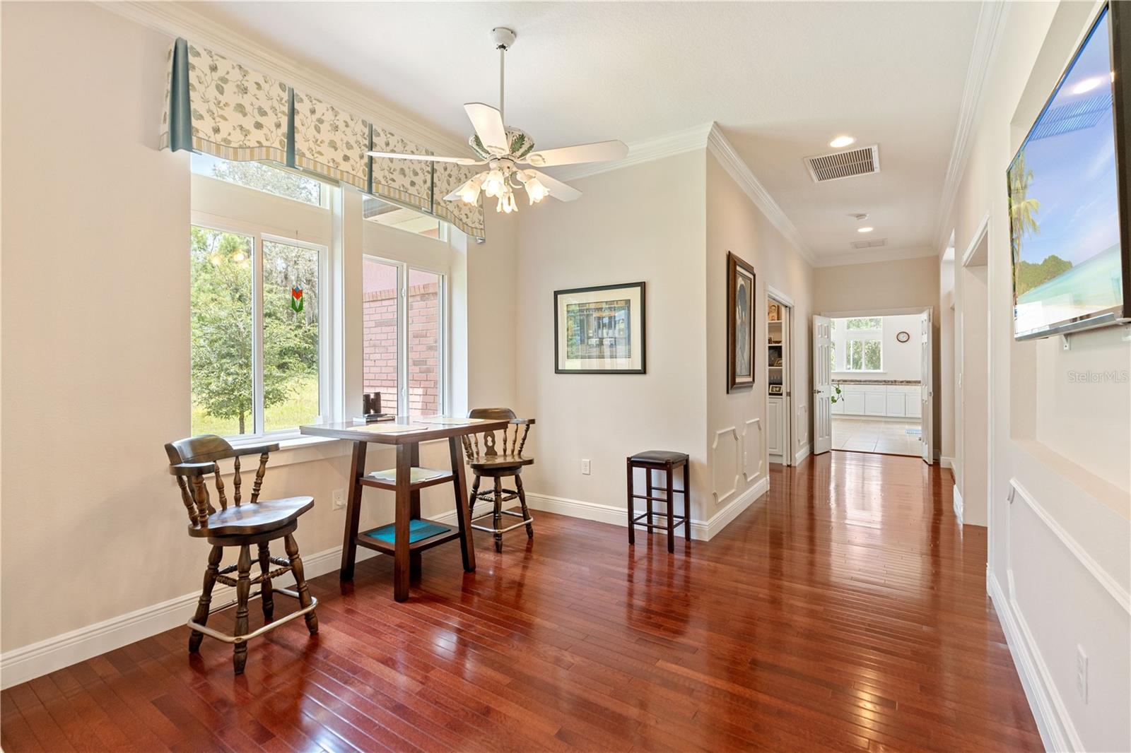 Breakfast nook