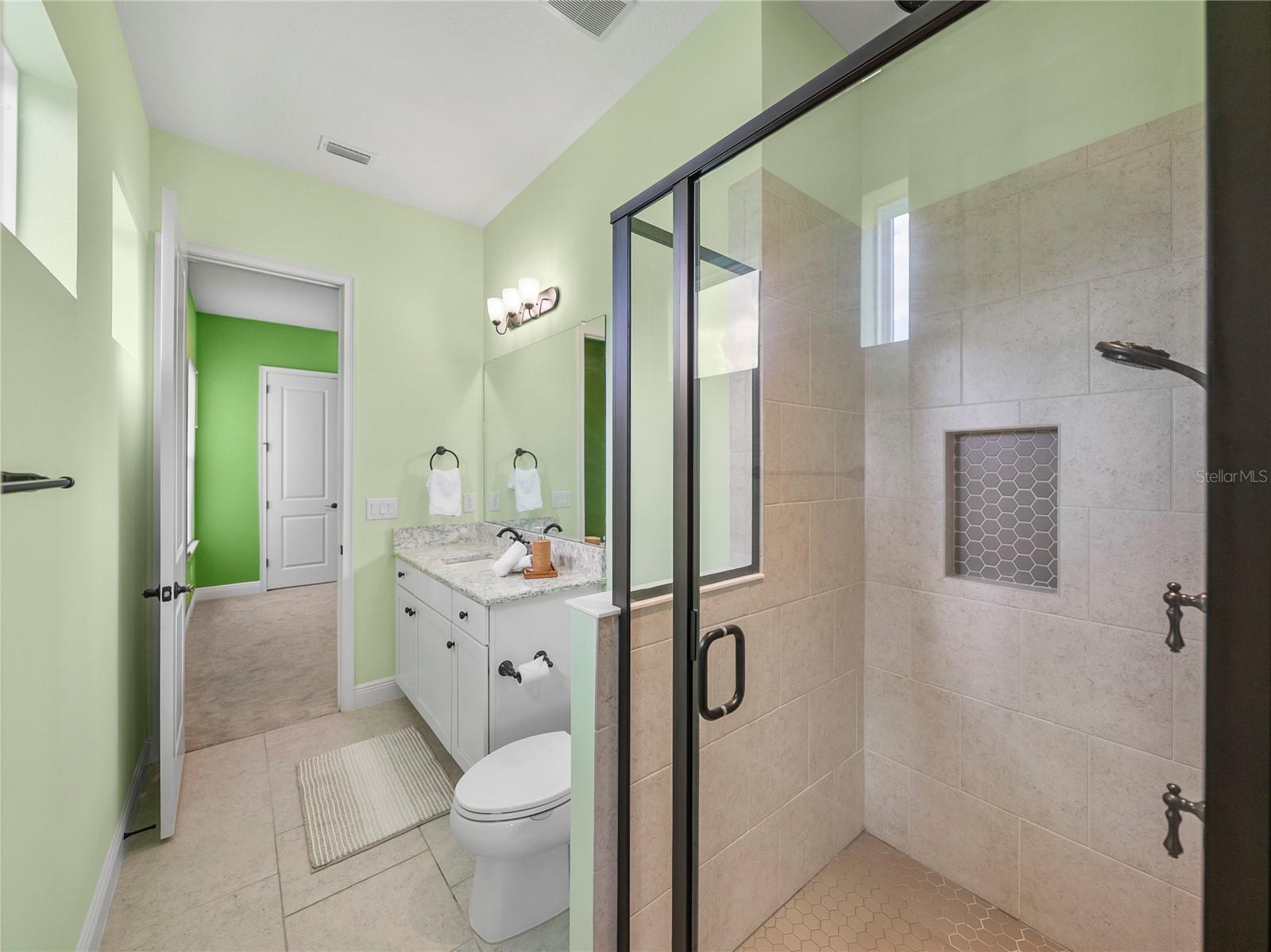 jack & jill Bathroom