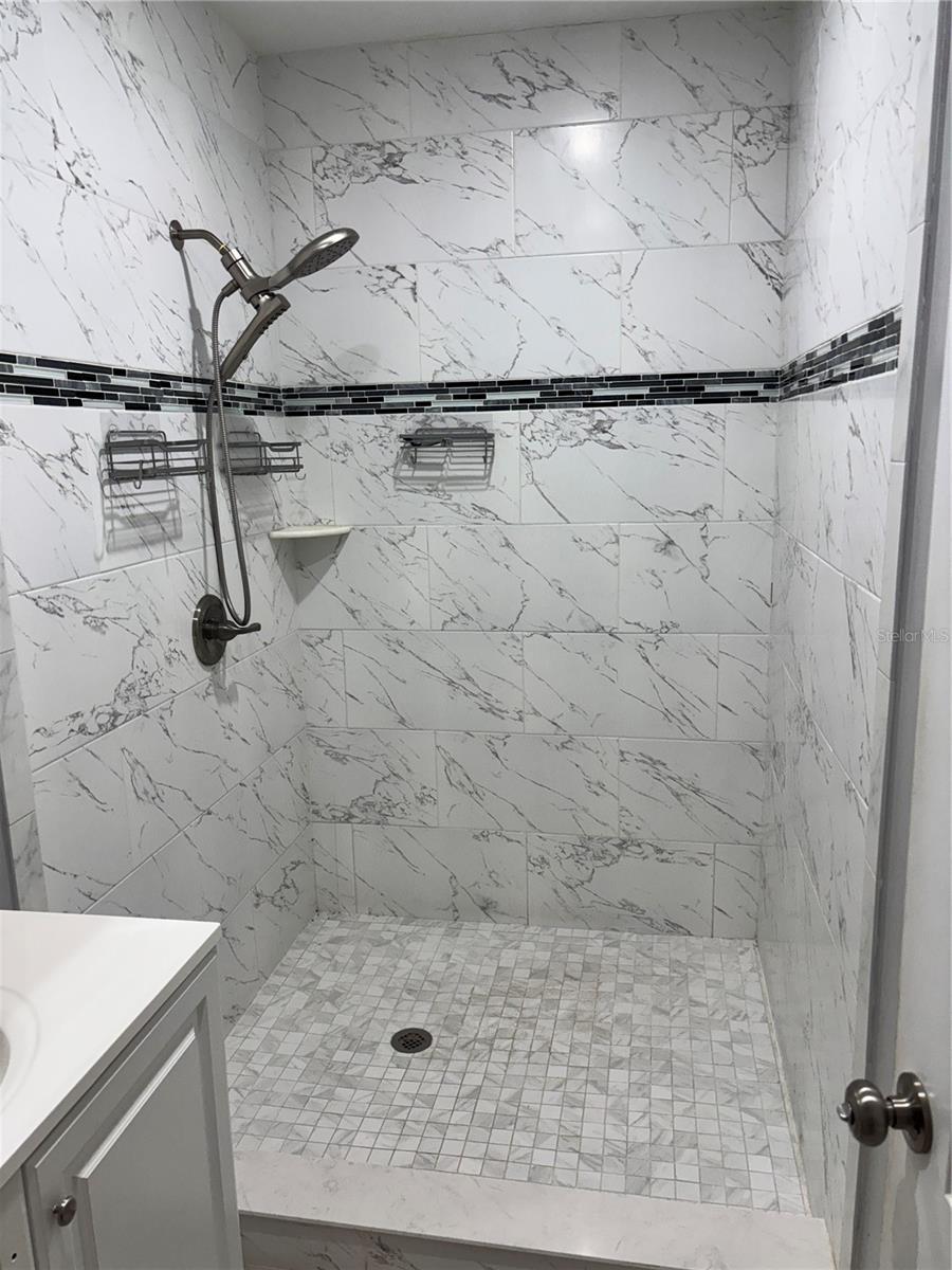 TB8417638