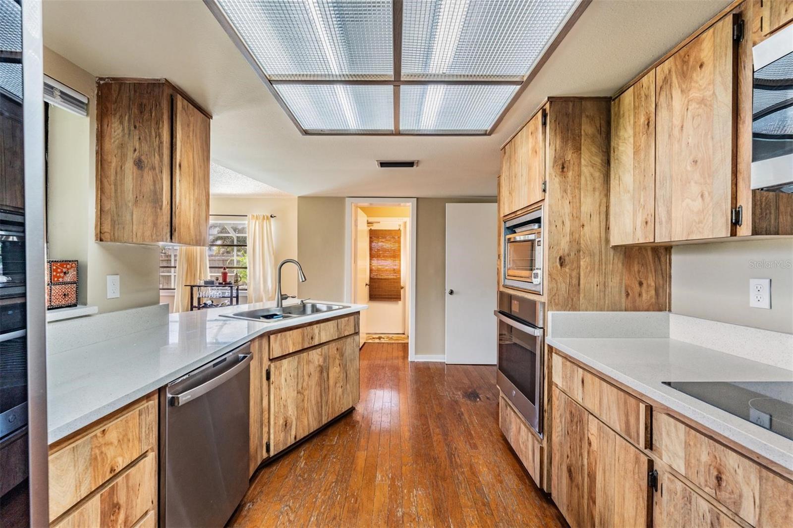 Kitchen w/updated countertops