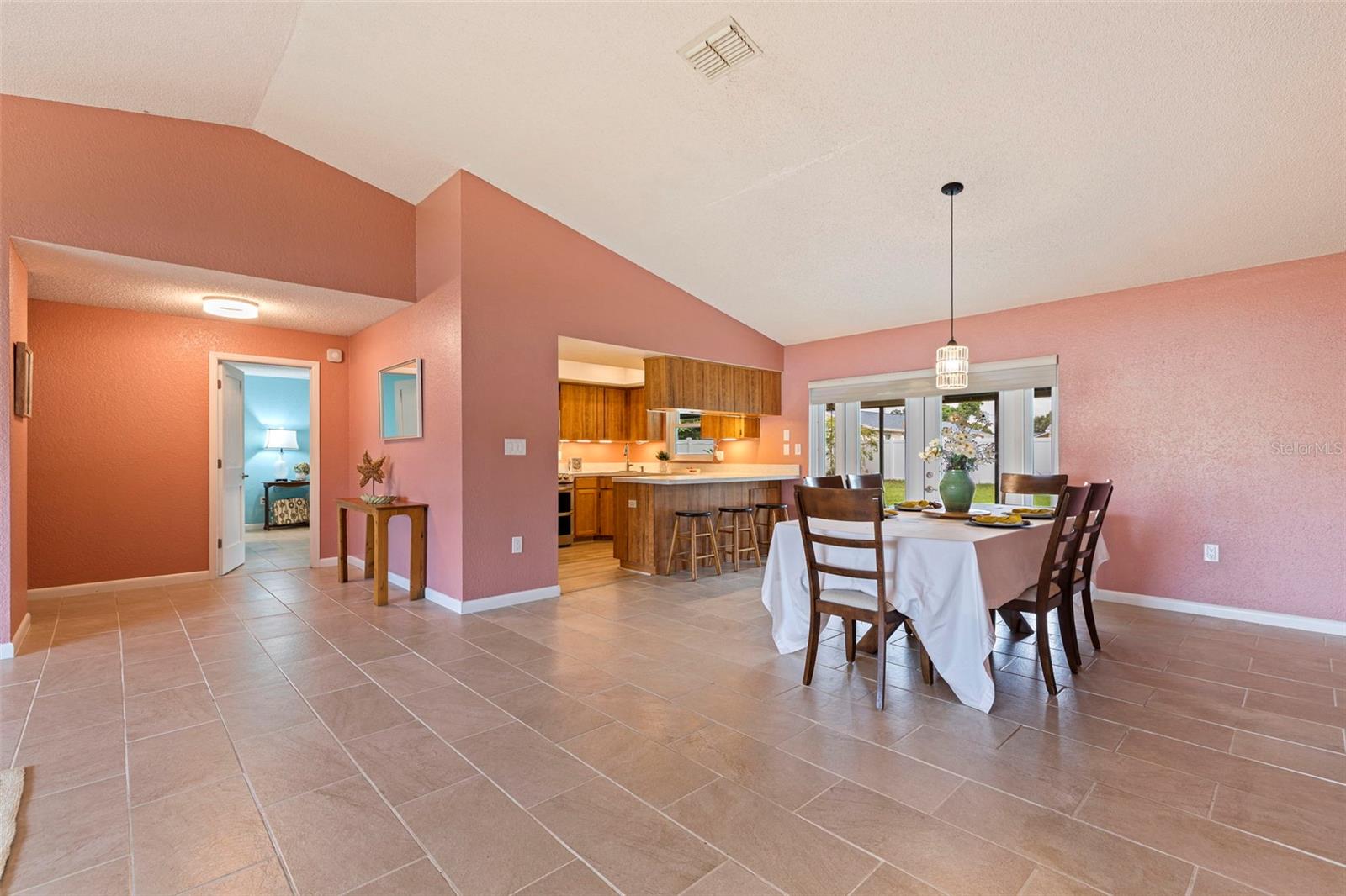 dinning and kitchen combo