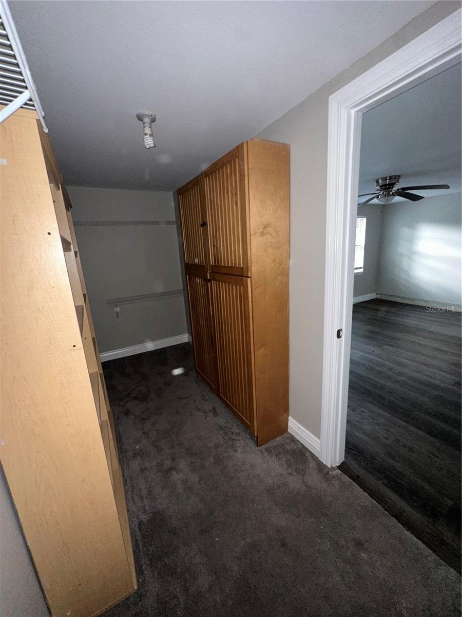 walk in closet