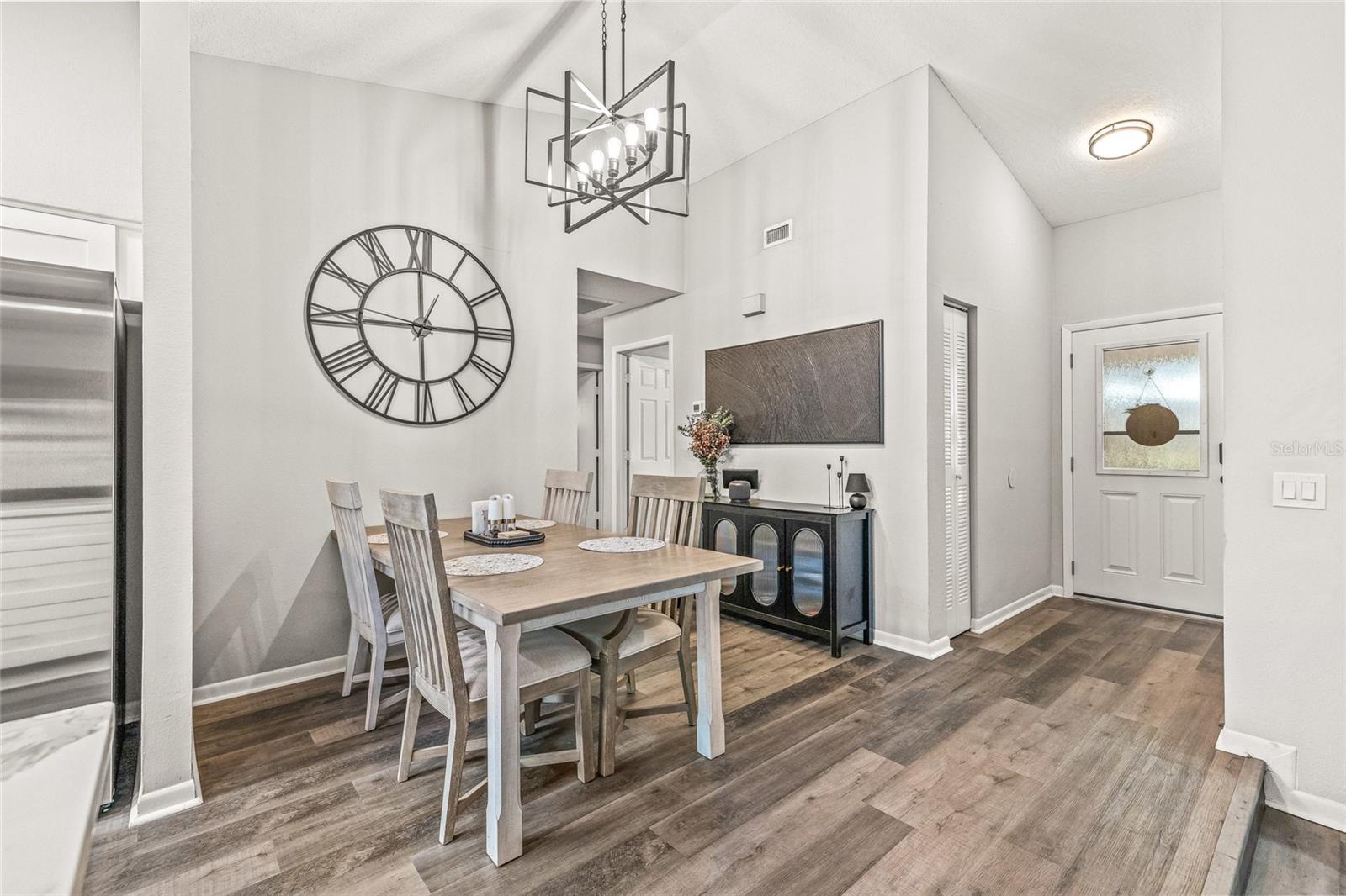 Kitchen with bar