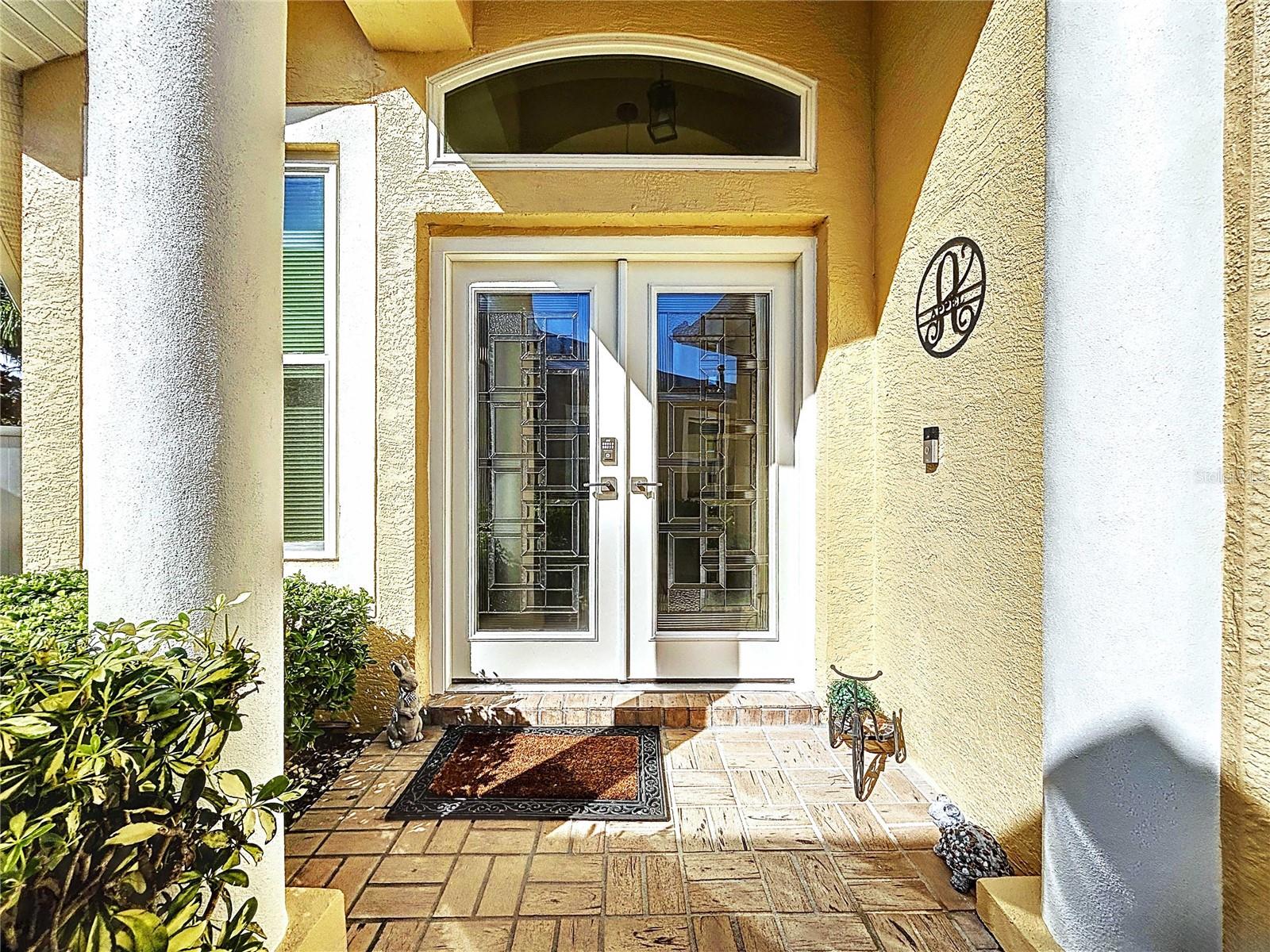 Double entry leaded glass door entry