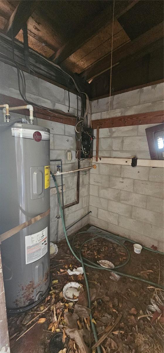 Laundry Room in Carport