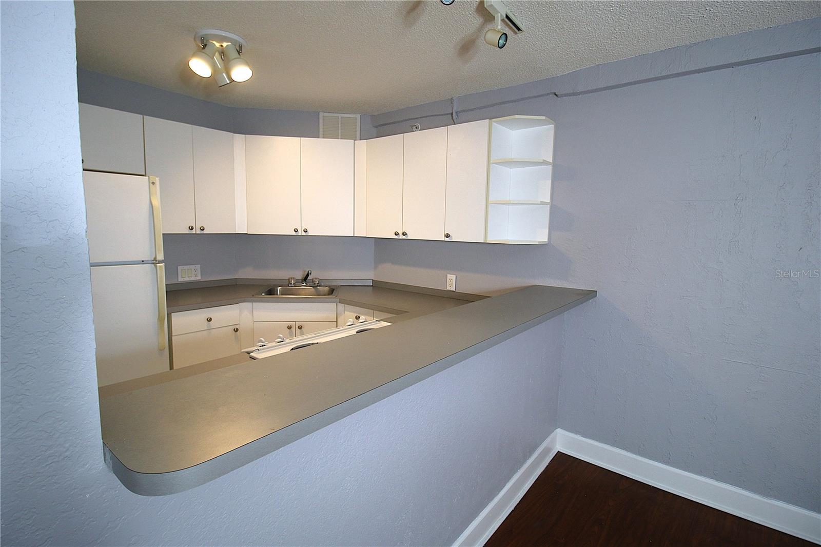 Kitchen bar