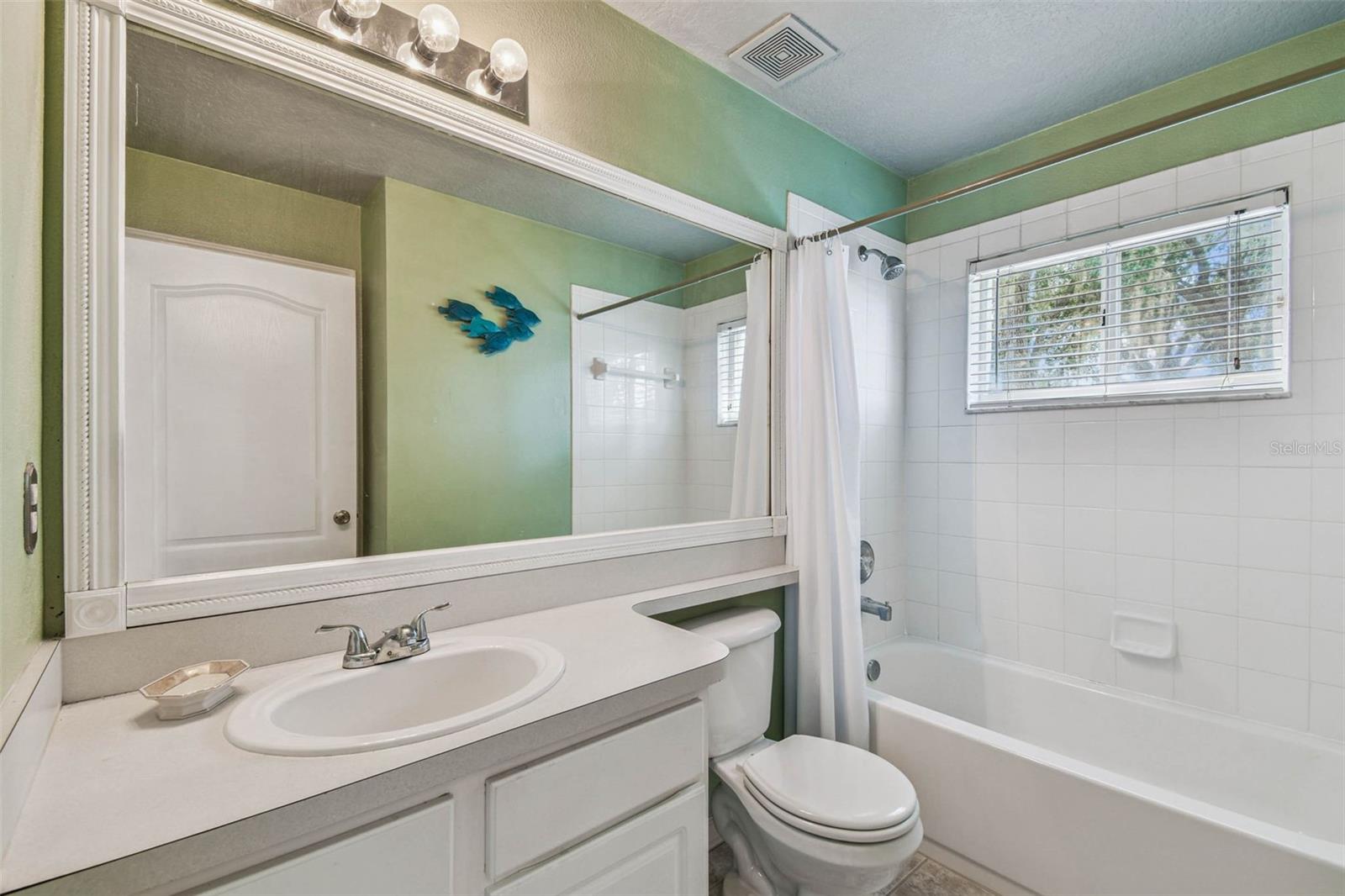 1st Floor Bath 2