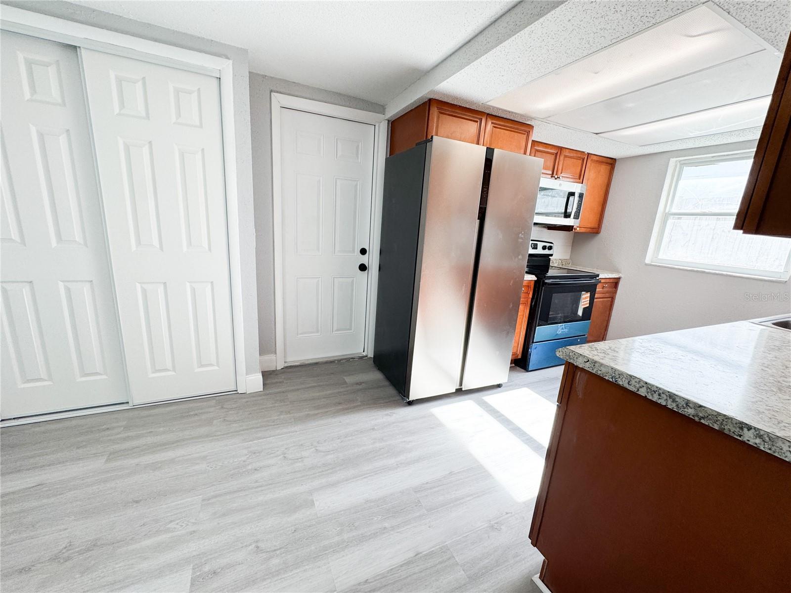 Kitchen w/ brand new Stainless Steel Appliances