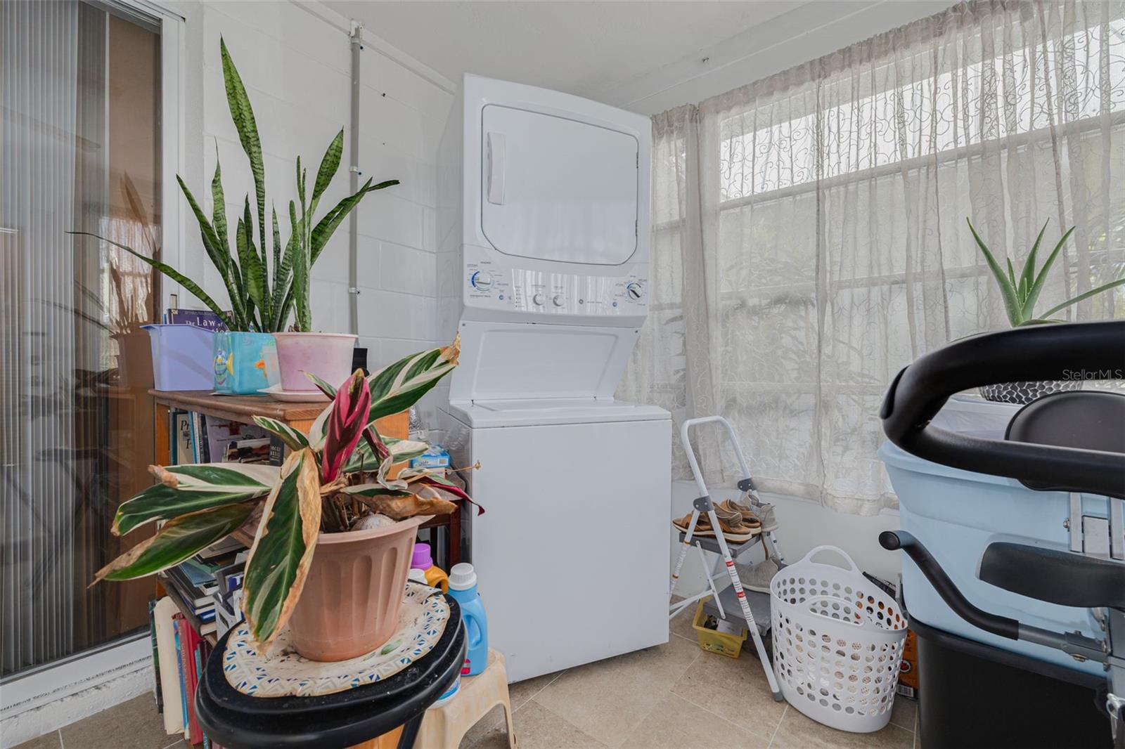 Sun Parlor with built in WASHER and DRYER!