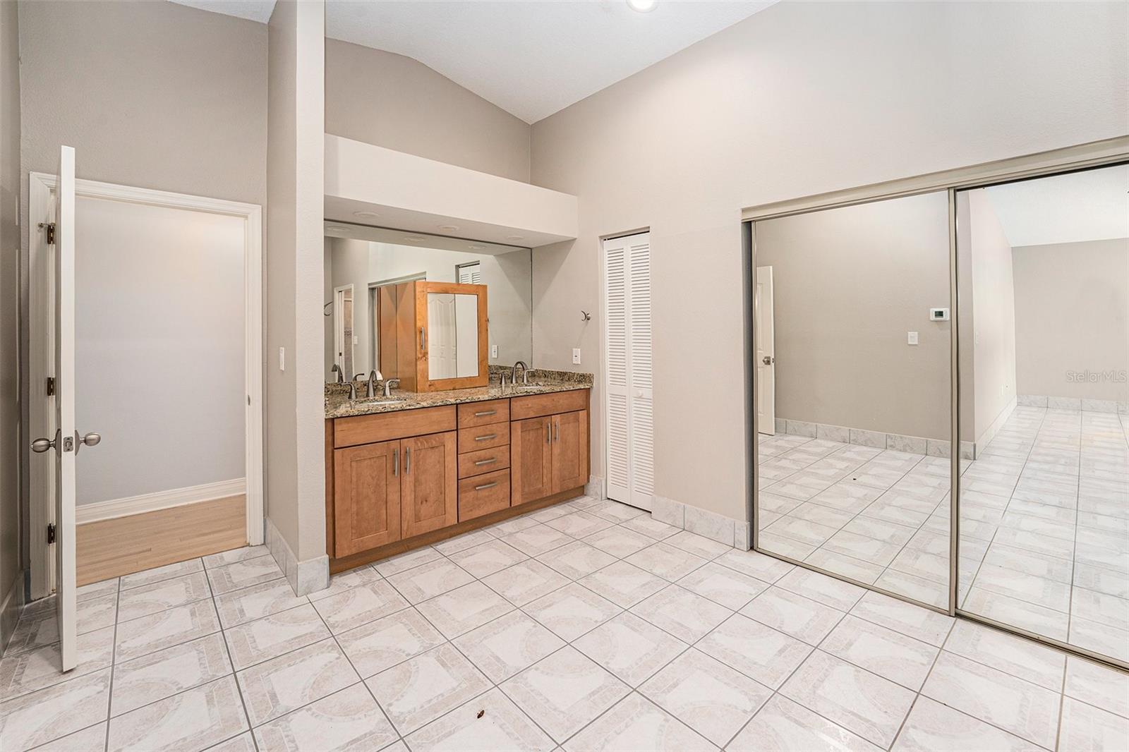 Primary suite