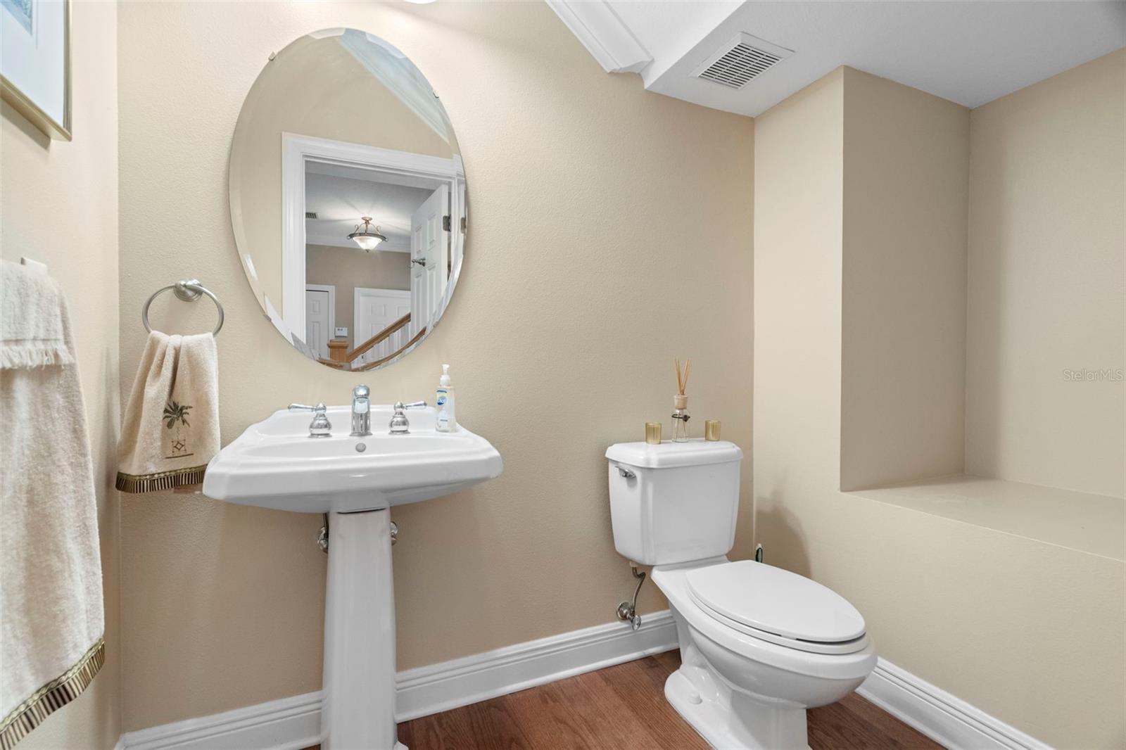 Downstairs 1/2 Bath