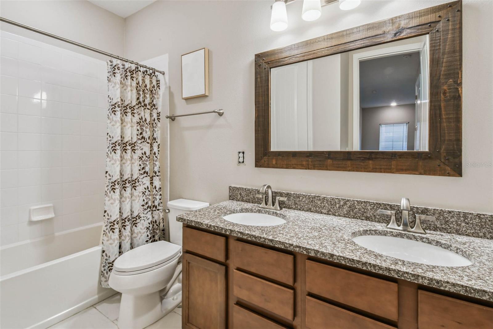 Full Bathroom 2