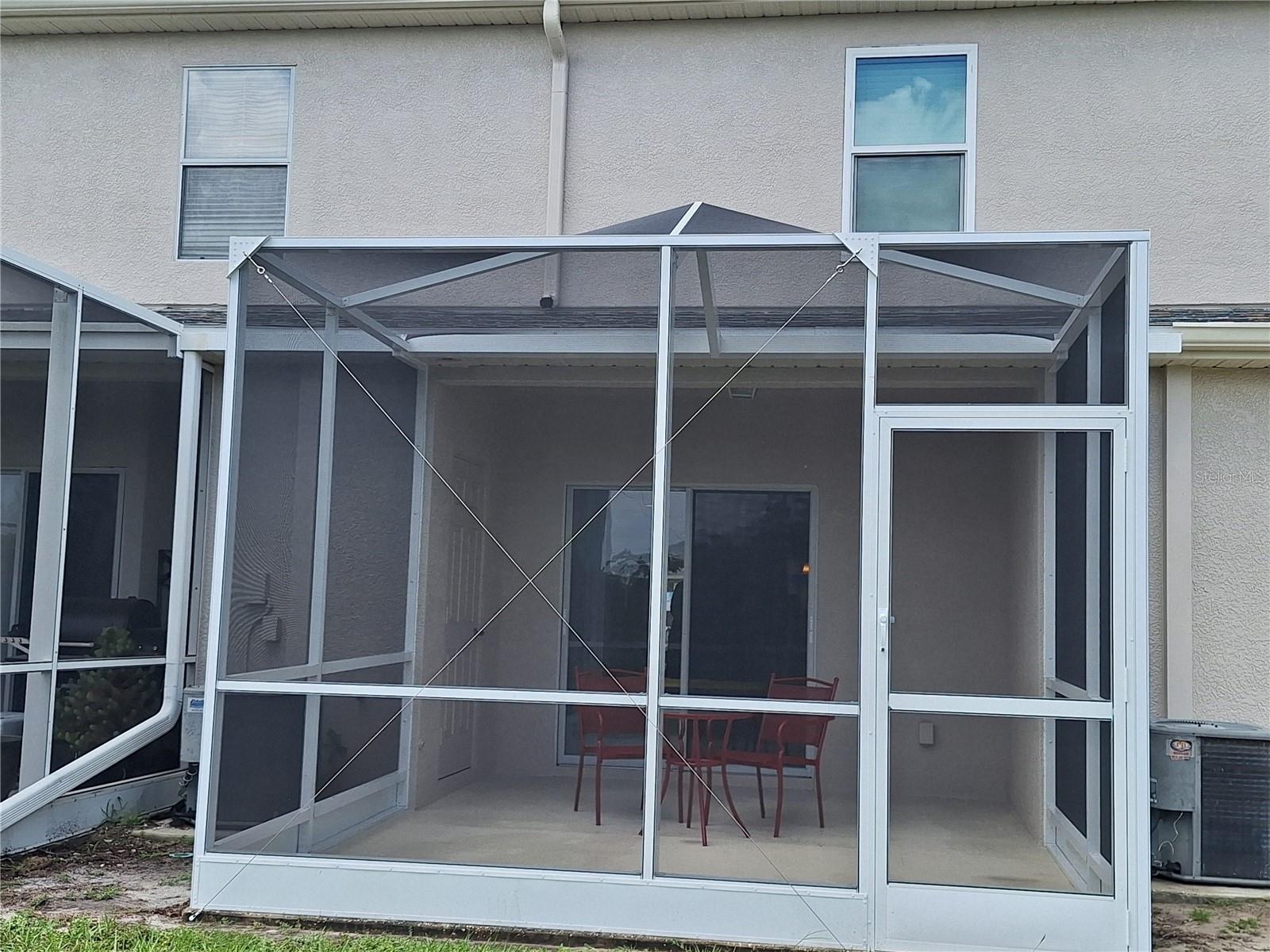 Open front door and sliders and feel the breezes!