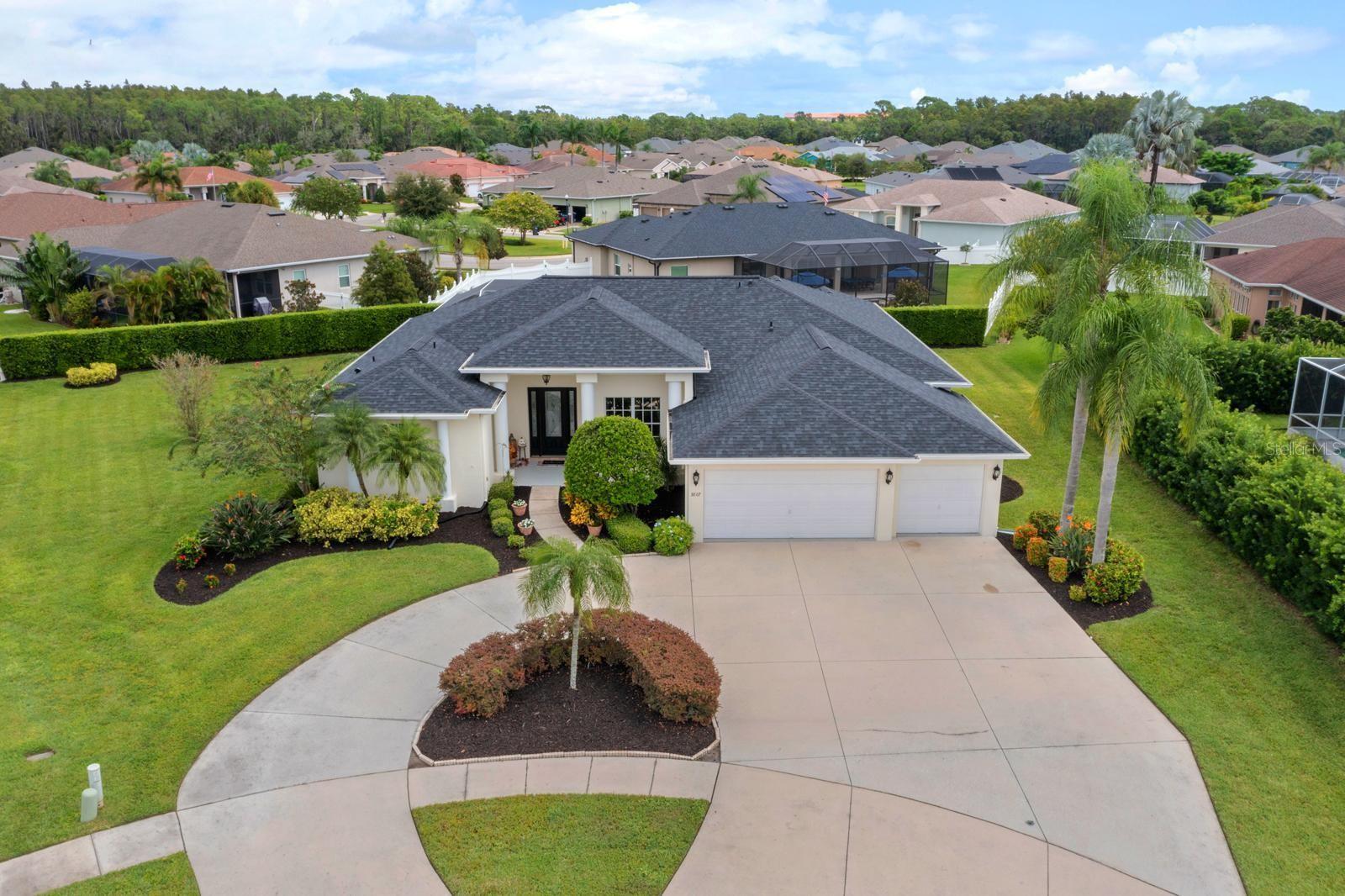 Beautiful, updated home with new roof and HVAC! https://zillow.com/view-imx/eb0be639-78e7-4455-9052-168e6c7a0c5e?initialViewType=pano&setAttribution=mls&utm_source=dashboard&wl=1