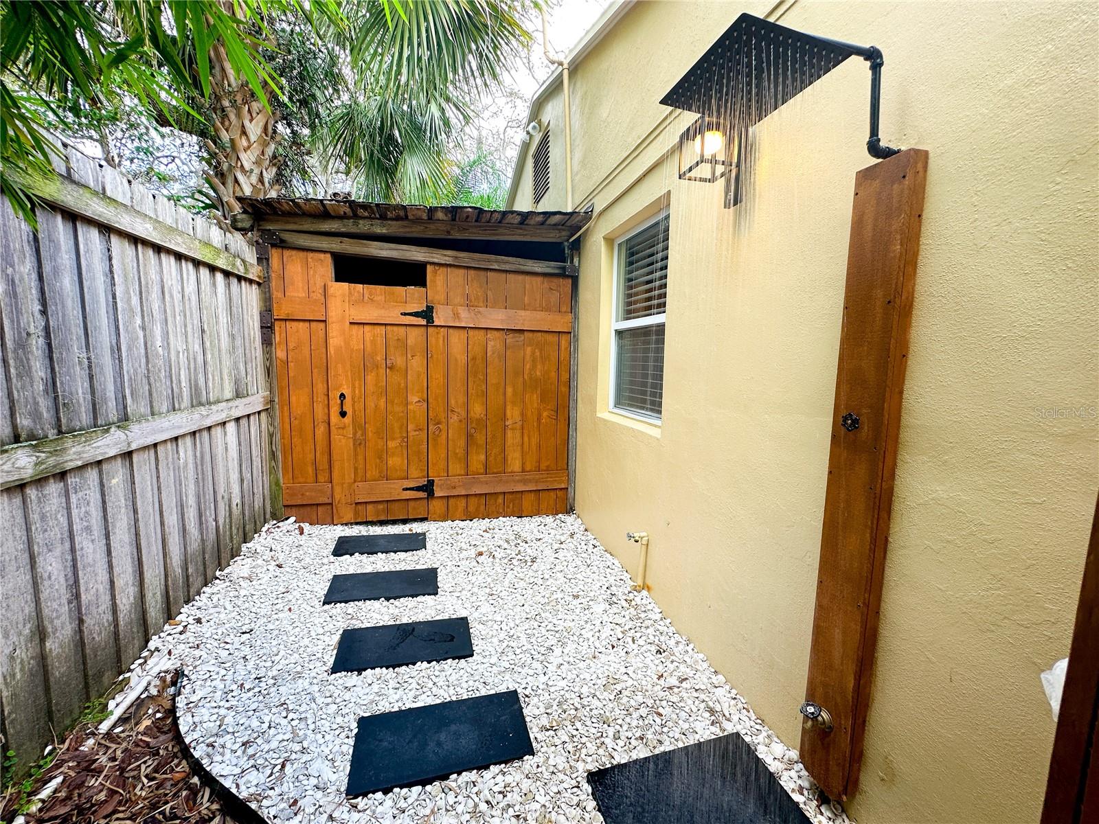 Outdoor shower & bathroom