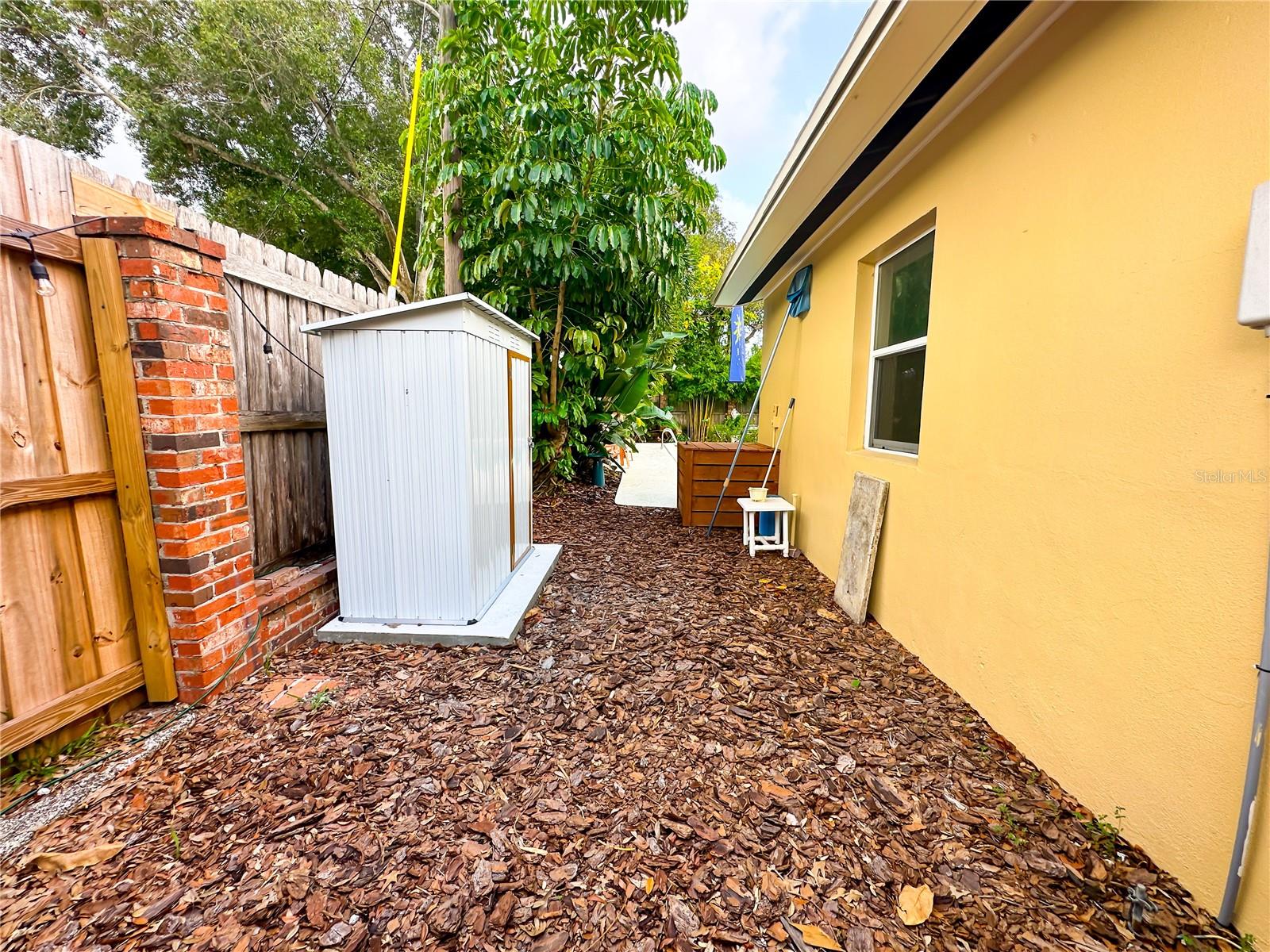 Outdoor storage/side yard