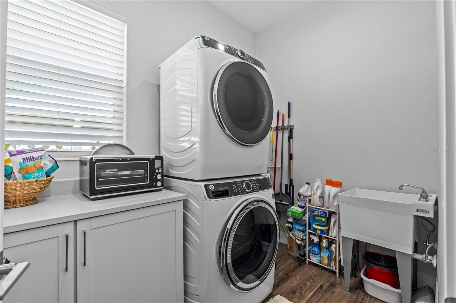 Full size interior laundry room