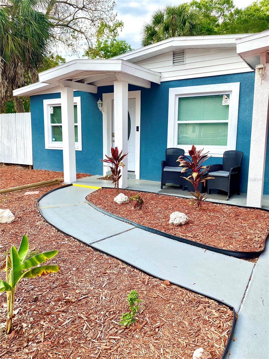 Beautiful view of the front yard and courtyard