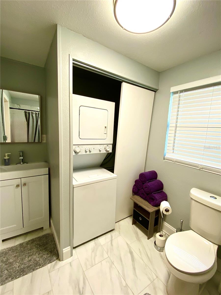 Primary Bedrooms bathroom