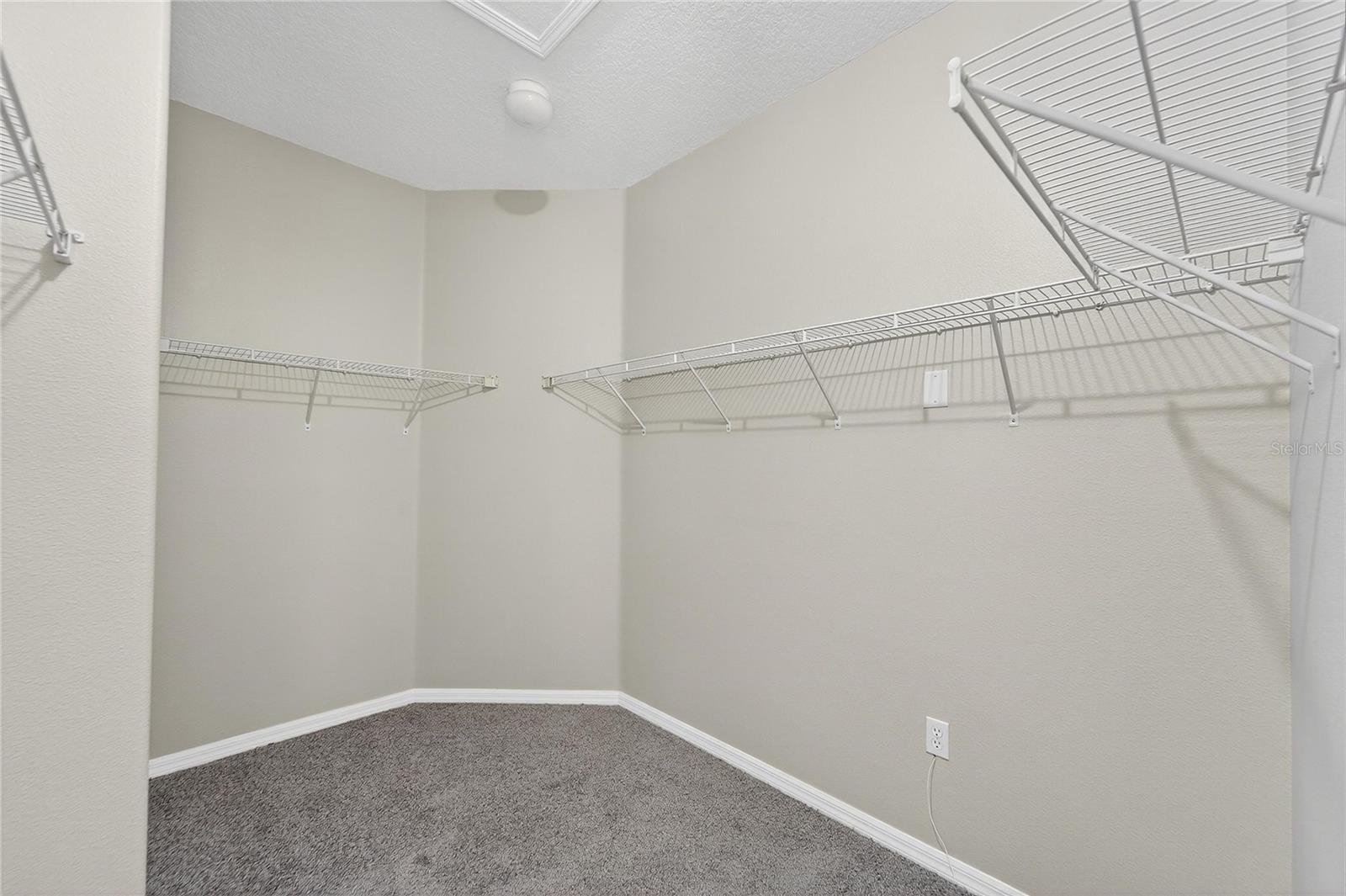 Primary room - walk in closet