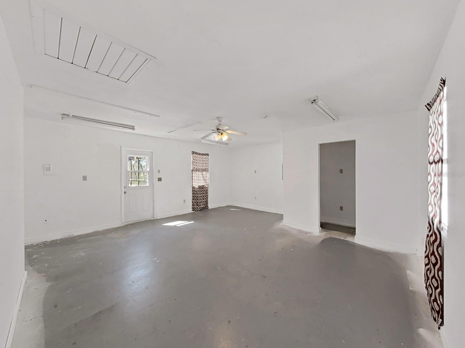 Detached Garage