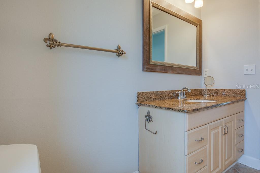 Guest bathroom.