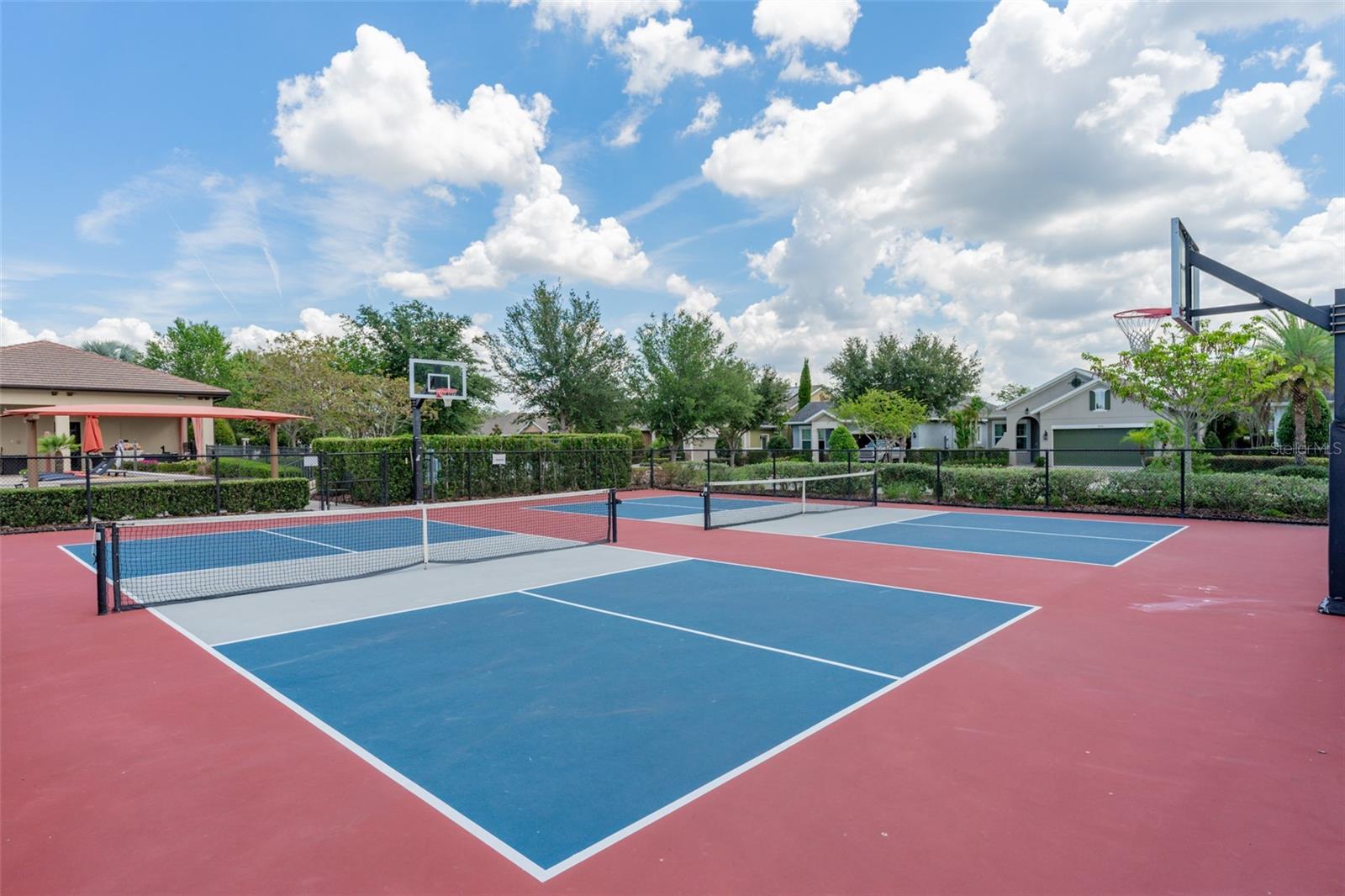 Oasis Club, Basketball & Pickleball Courts