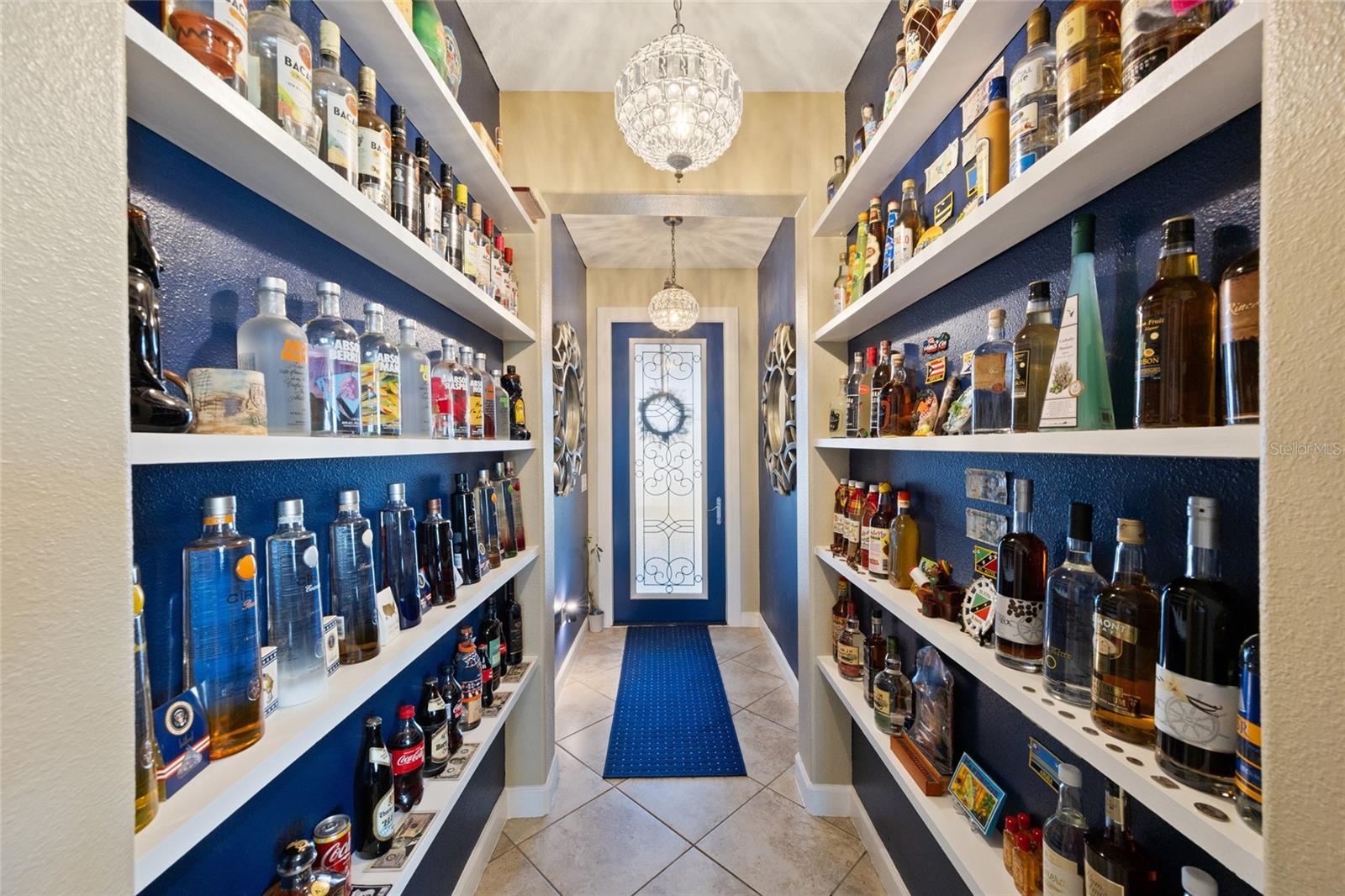Foyer Bar
