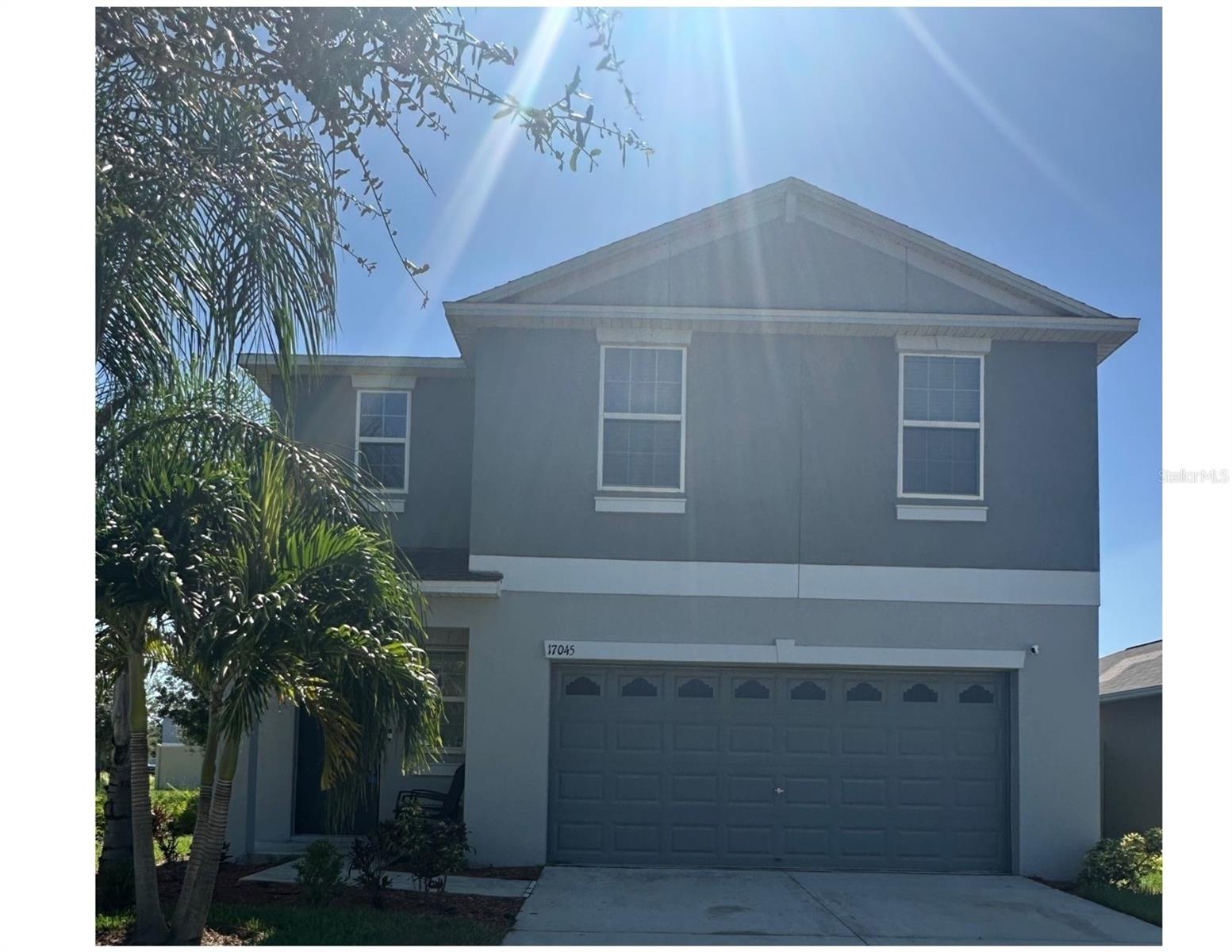 4 bed, 2 1/2 Bath, Loft, 2 car garage