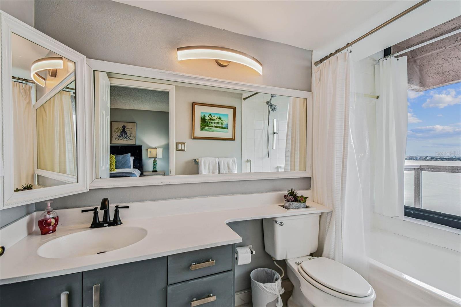Bathroom 2 En-suite