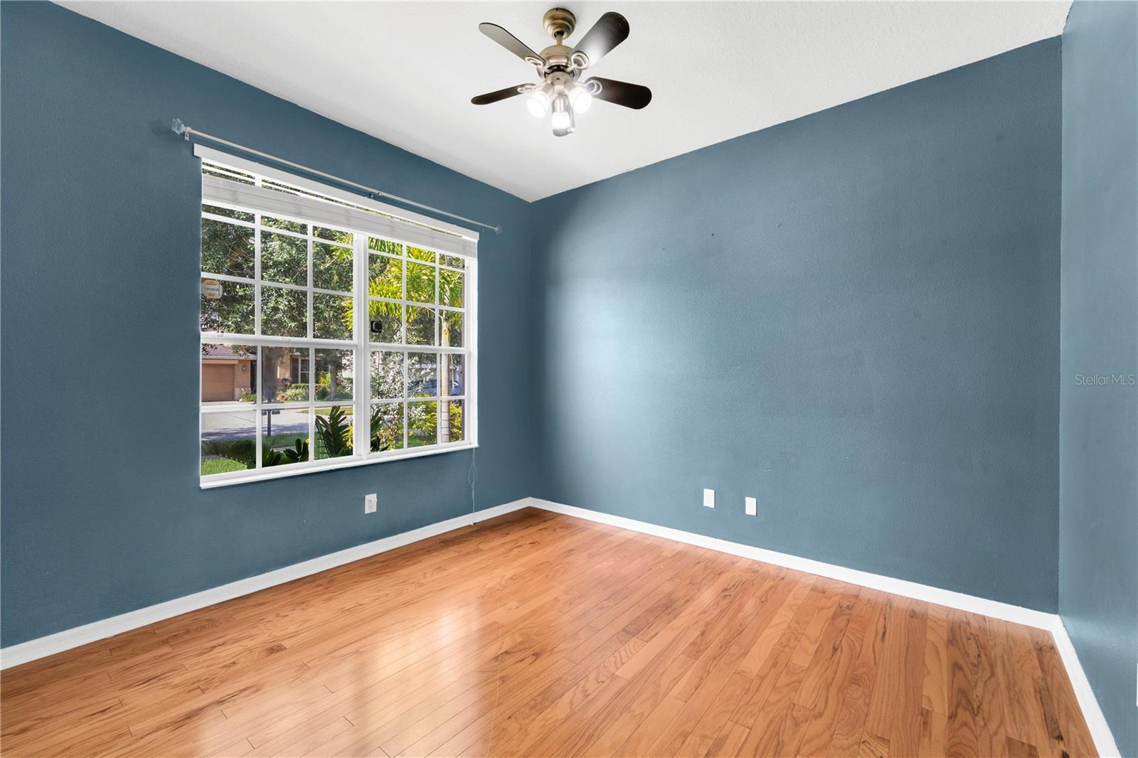 extra flex space off the dining room/Office