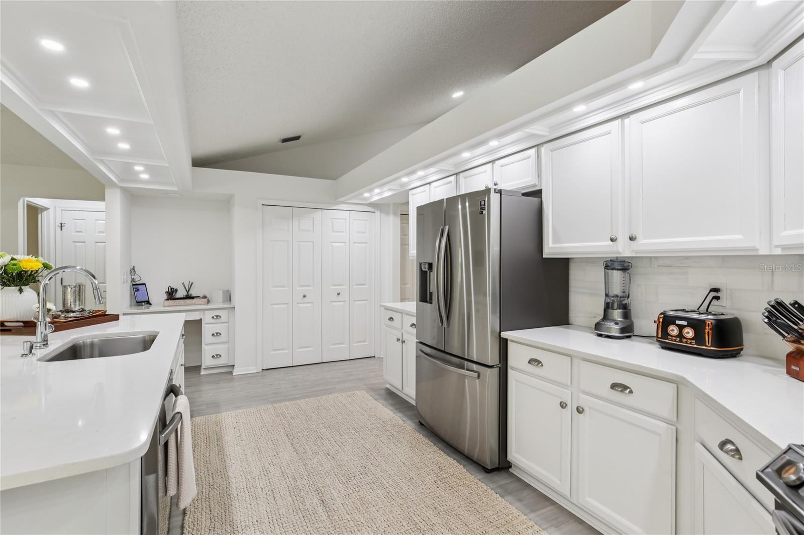 WELL APPOINTED KITCHEN WITH PLENTY OF STORAGE