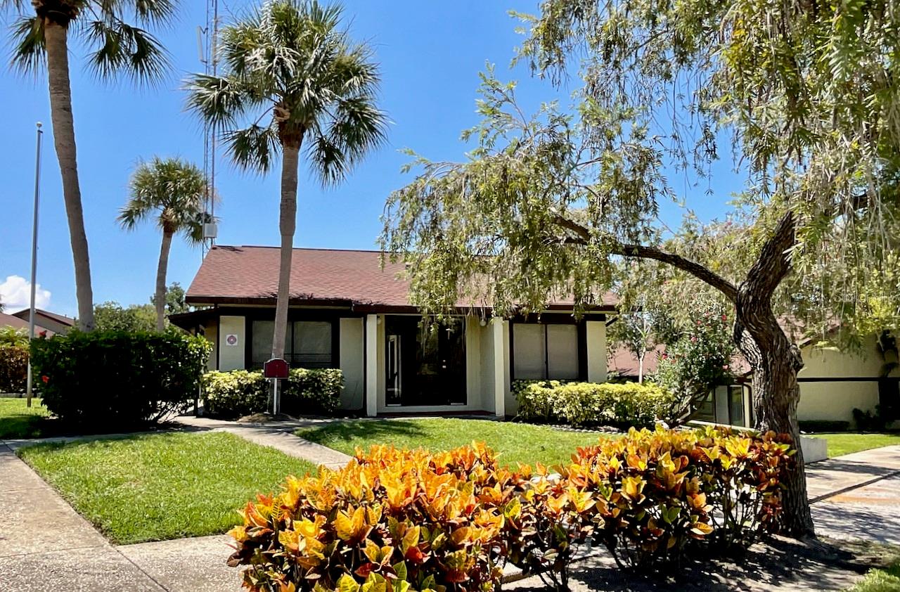26-Clubhouse